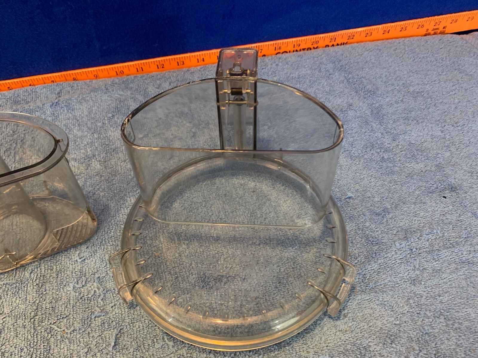 Cuisinart DLC-2011N Food Processor Bowl Lid Cover HAS SMALL CRACK IN TOP PART