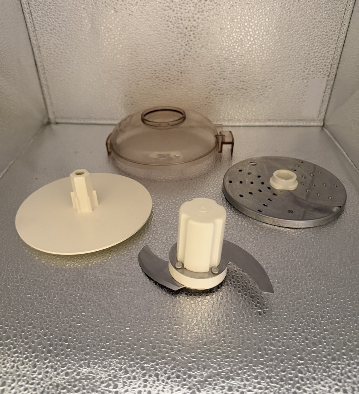 Sunbeam Oskar Food Processor Parts 2 Shredding Blades & Adapter 14081 Excellent