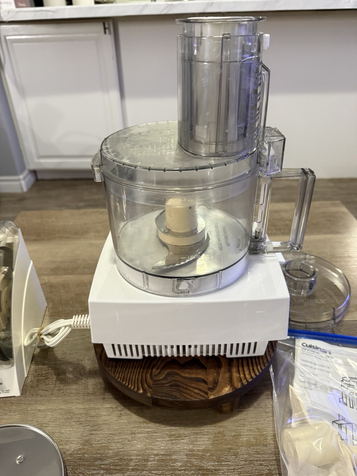 Cuisinart ~ Pro Classic 7 Cup Food Processor ~ DLC-10S ~ Complete W/ Accessories