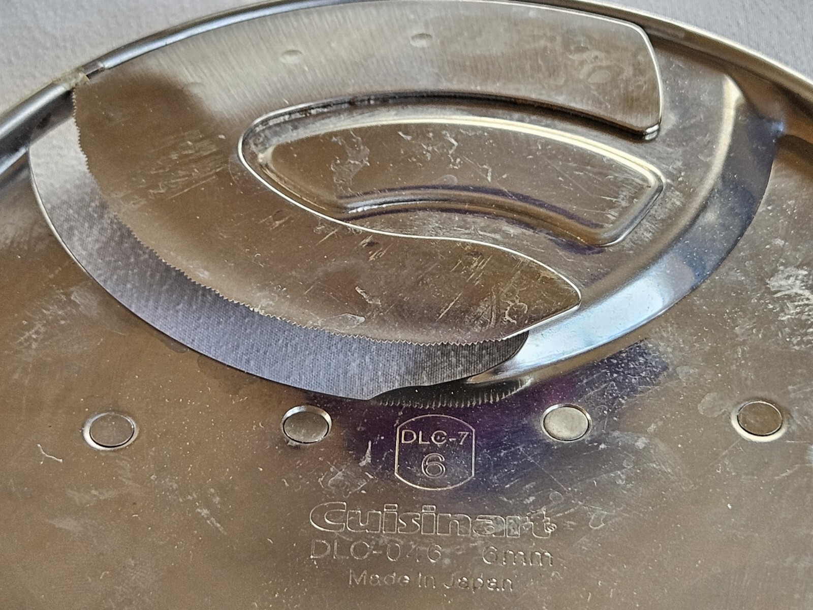 Cuisinart Disc Holder DLC-7 with 4 Discs 3x3mm 4mm 6mm 6x6mm
