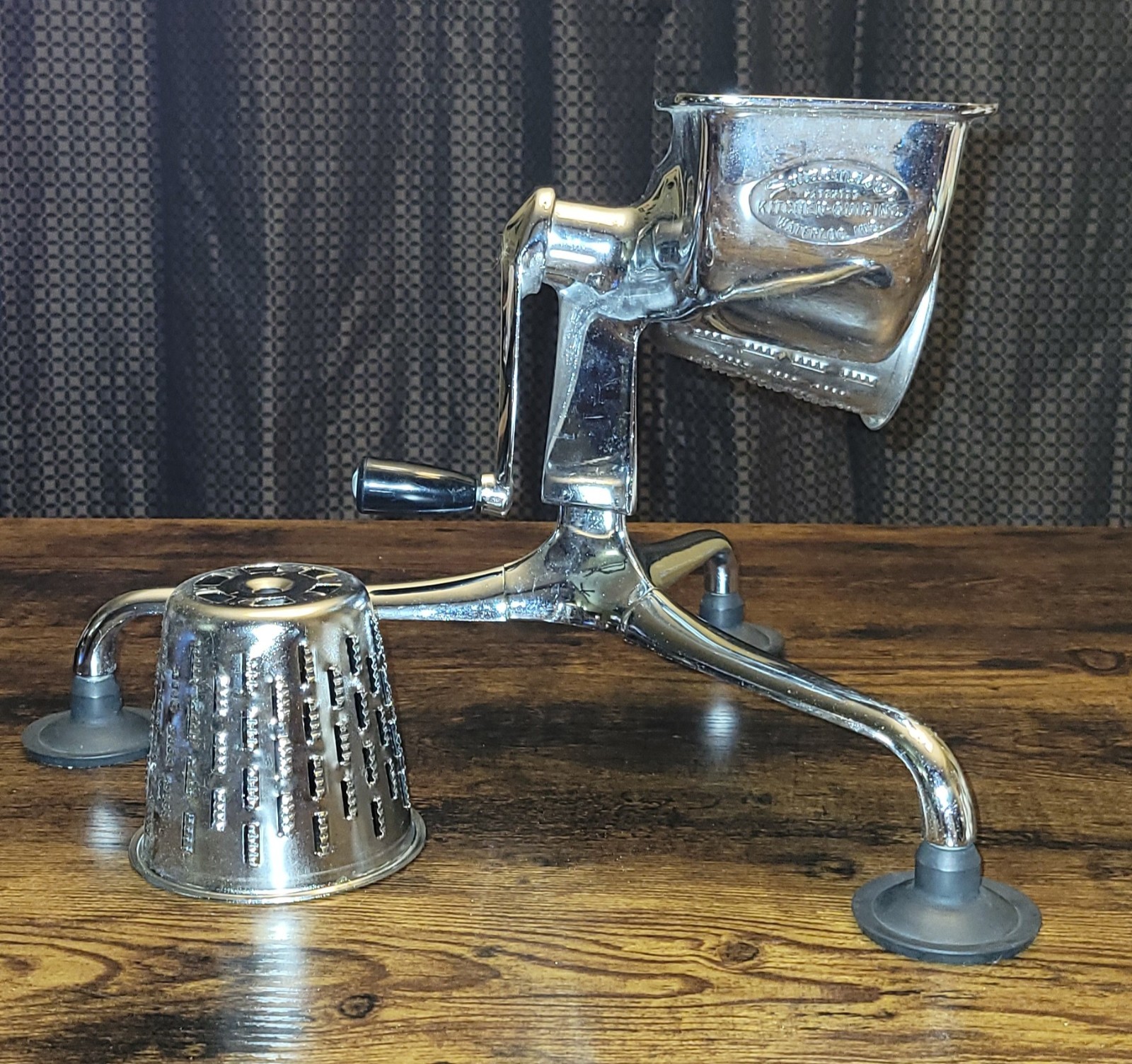 Vintage Saladmaster Manual Table Top Food Processor / Grater W/ 2 Cones