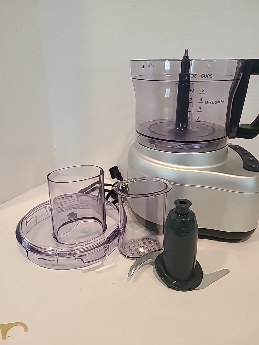 Cuisinart 8 Cup Food Processor, 350-Watt Motor, 120 V, Gunmetal, FP-8GMP1 Tested