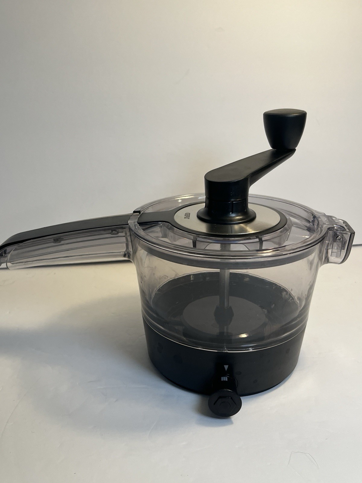 Gefu Spiralfix Spiral Slicer. Adjustable manual spiralizer.