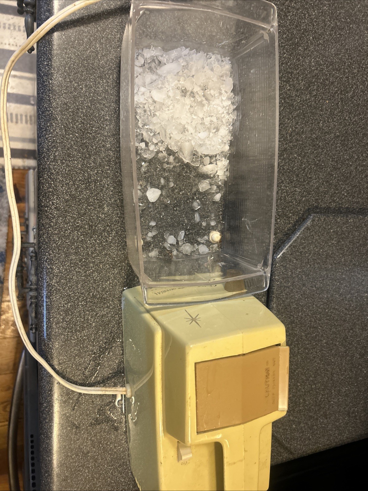 Vintage ICE CRUSHER 1970s OSTER IMPERIAL SNOWFLAKE Yellow Gold WORKS!