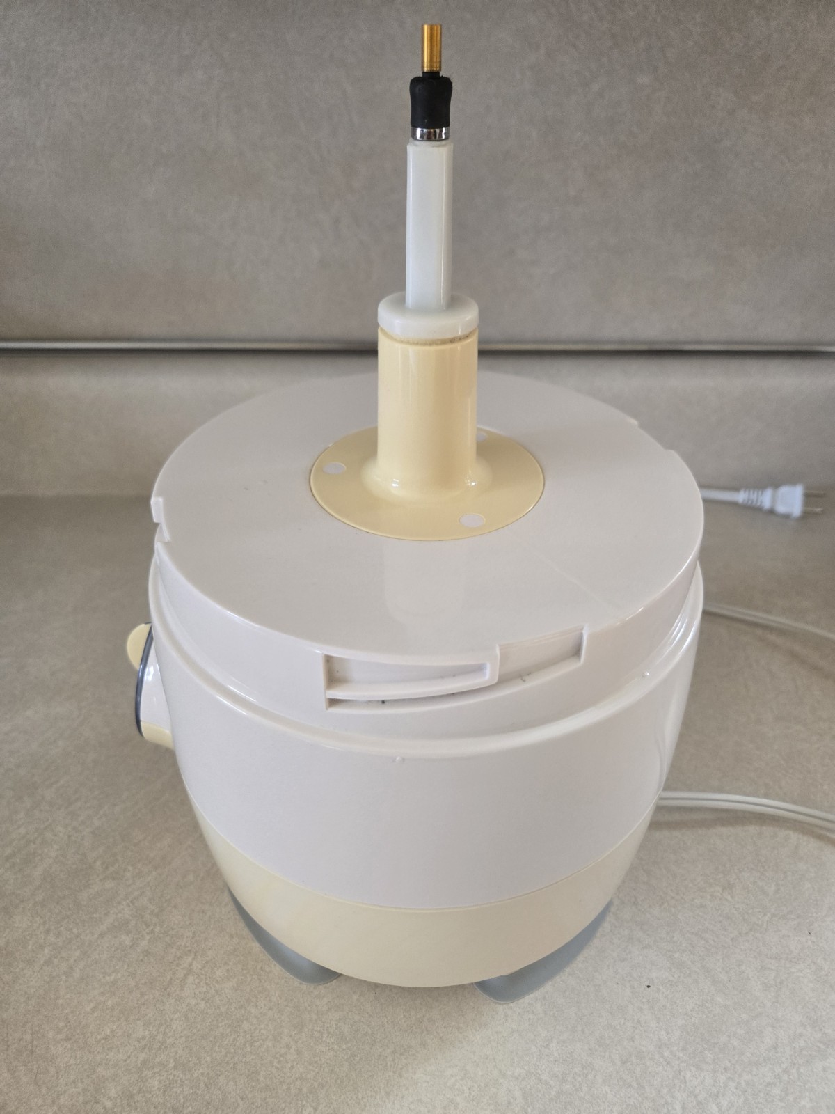 Hamilton Beach Food Processor Model 70590 FP11 Motor Base Only Works Fine