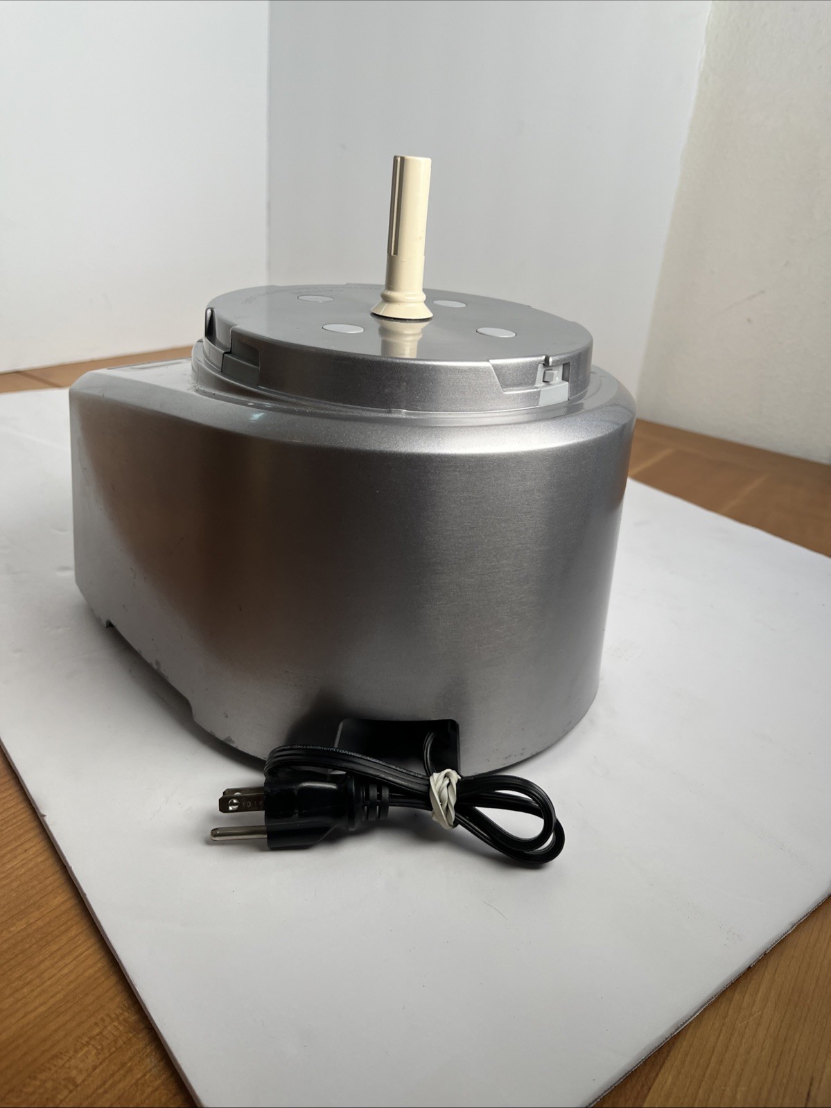 CUISINART Motor Base FP14DC Food Processor w/ Retractable Cord Only TESTED WORKS