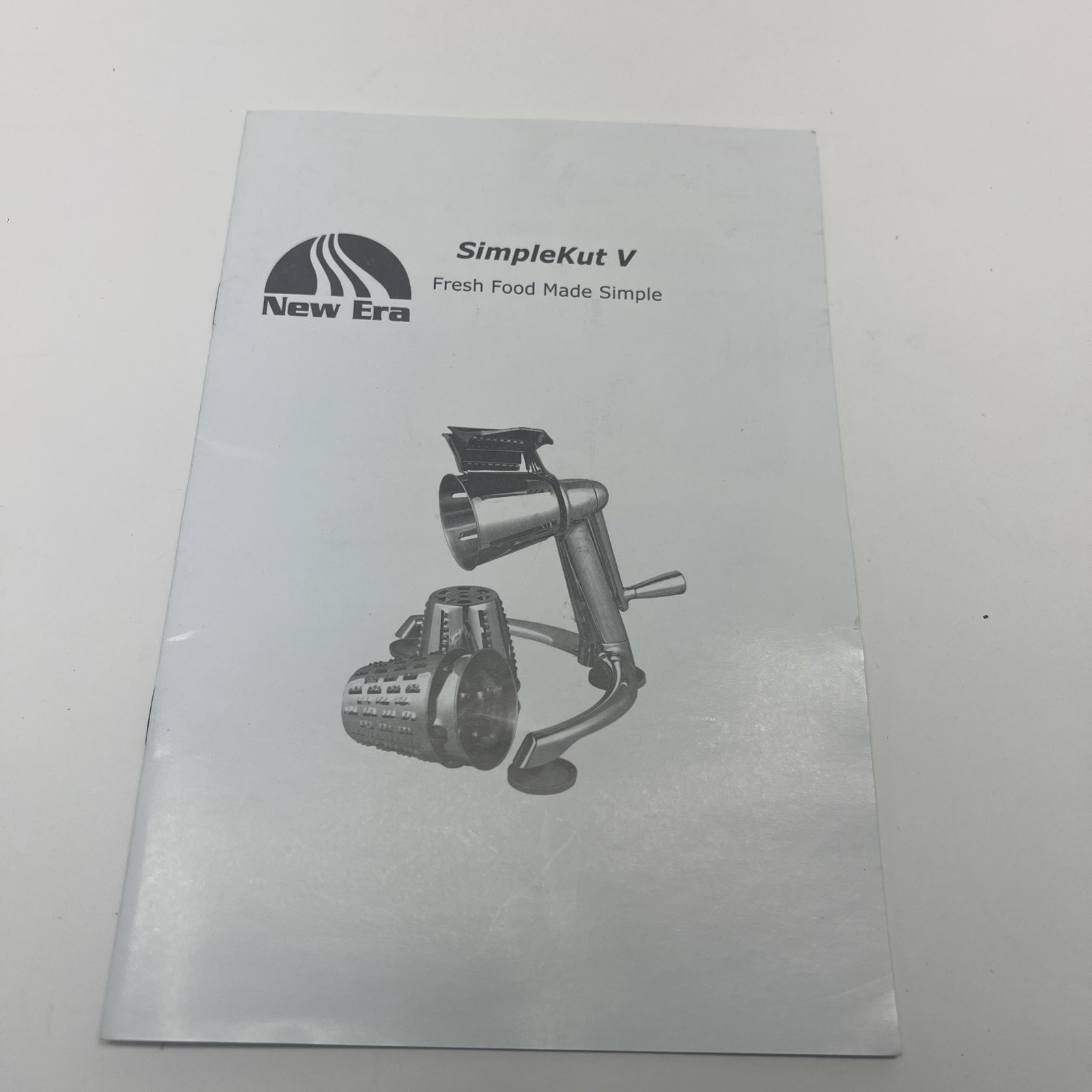 Brand New NEW ERA Simple Kut V Manual Food Processor W/ 5 Cutting Cones Blades