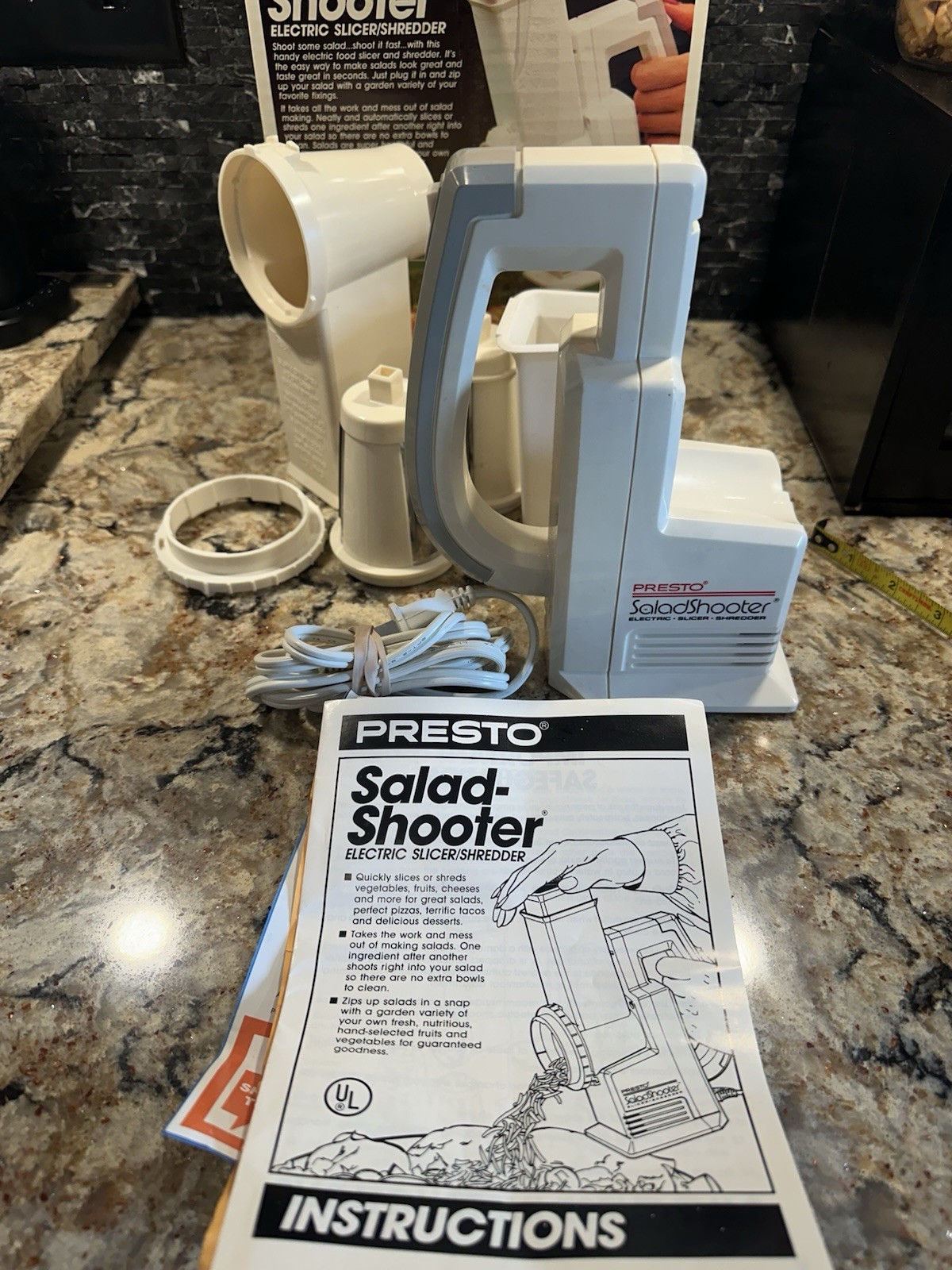 Presto Salad Shooter 02910 Electric Slicer Shredder in Original Box 1988 Model