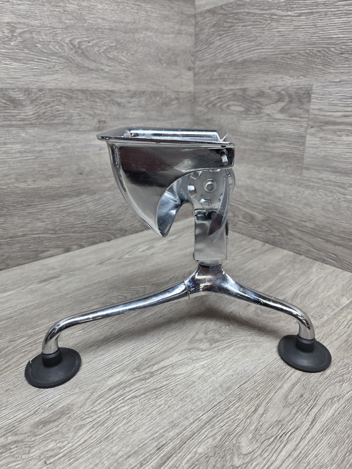 Saladmaster Vtg Five Star Food Processor Chopper Shredder Slicer 6 Cones READ!