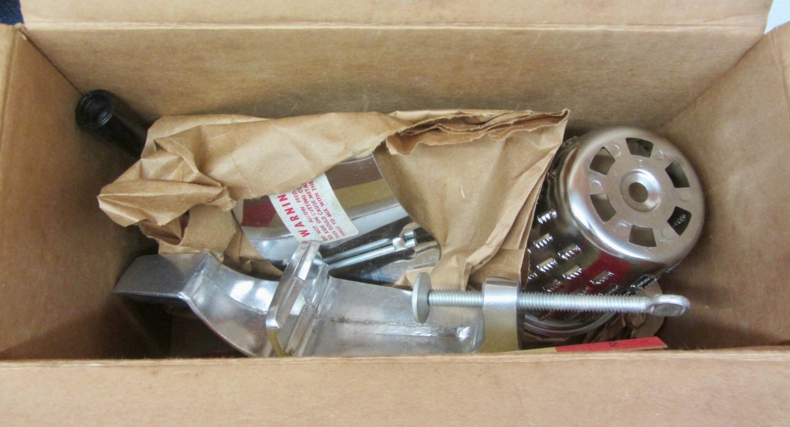 New Vintage INNKARE Clamp-On Food Processor Cutter Chopper Shredder 3 Cones NOS
