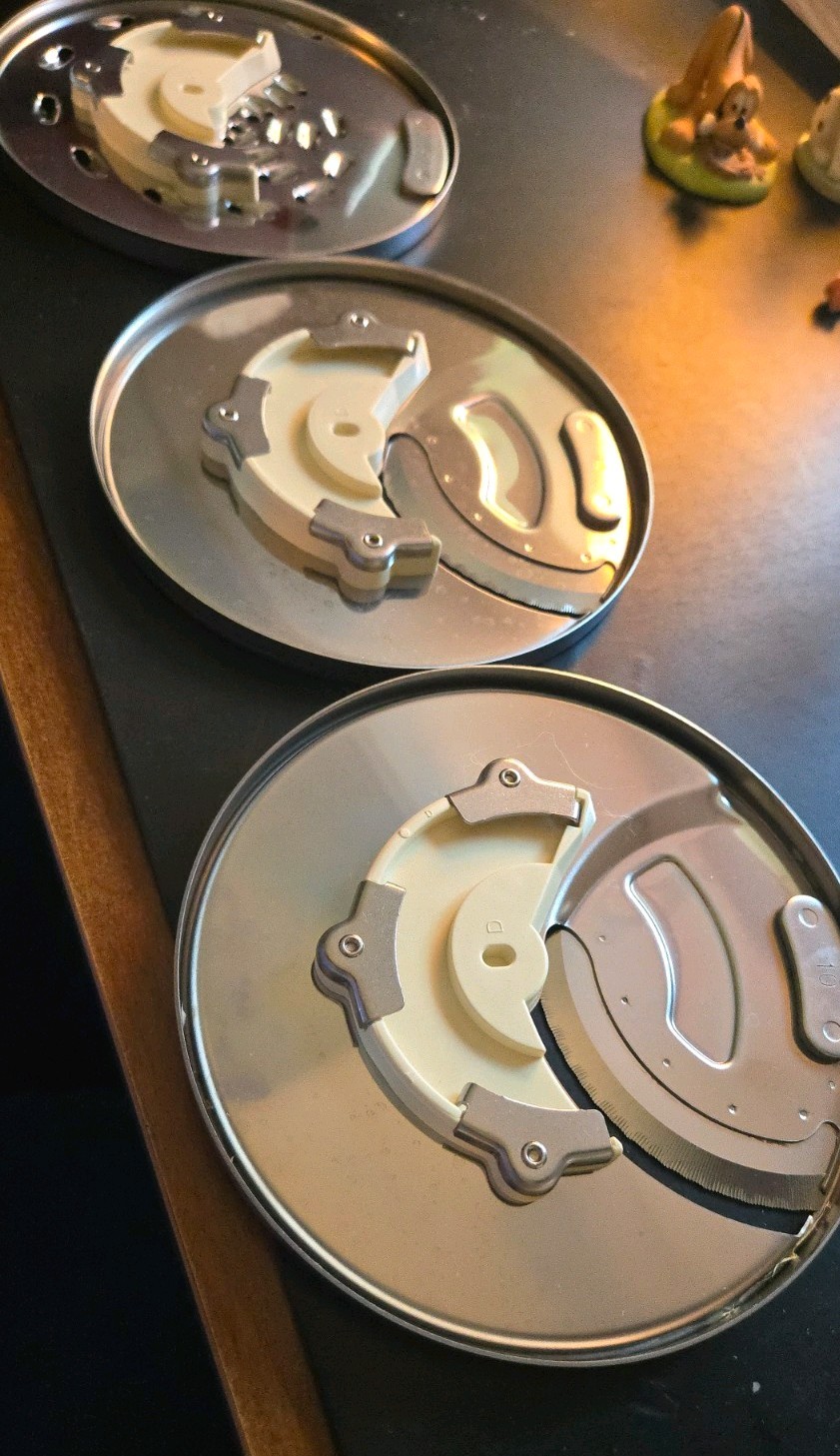 CUISINART Food Processor Safety Disc Holder w Lock – Includes 3 Processor Discs