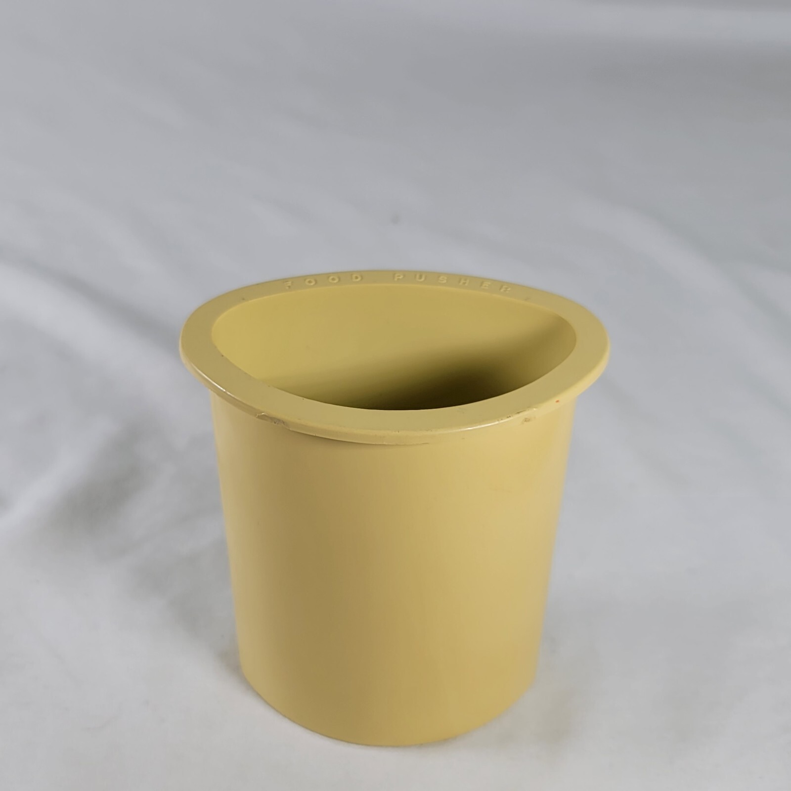 OSTER Kitchen Center Regency Food Processor Part PUSHER Yellow Gold 957-14A