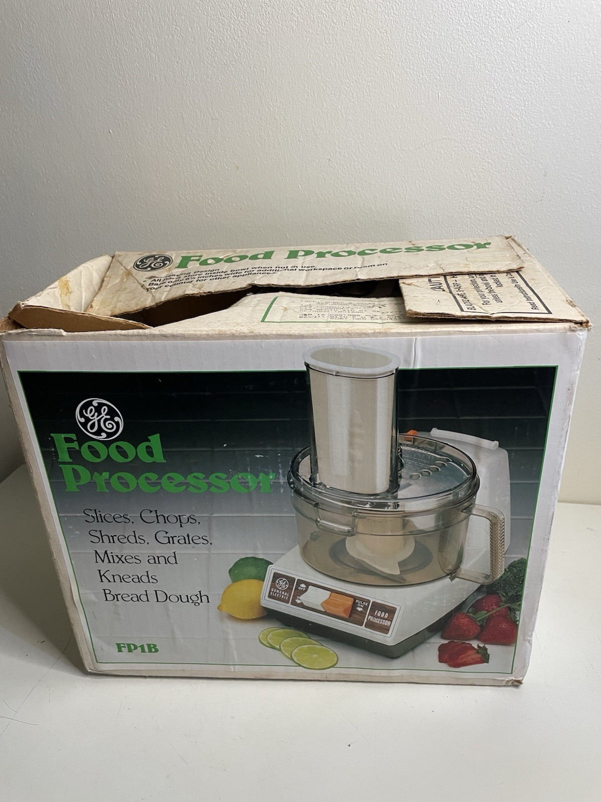 Vintage GE General Electric Food Processor Countertop Appliance D1FP1B