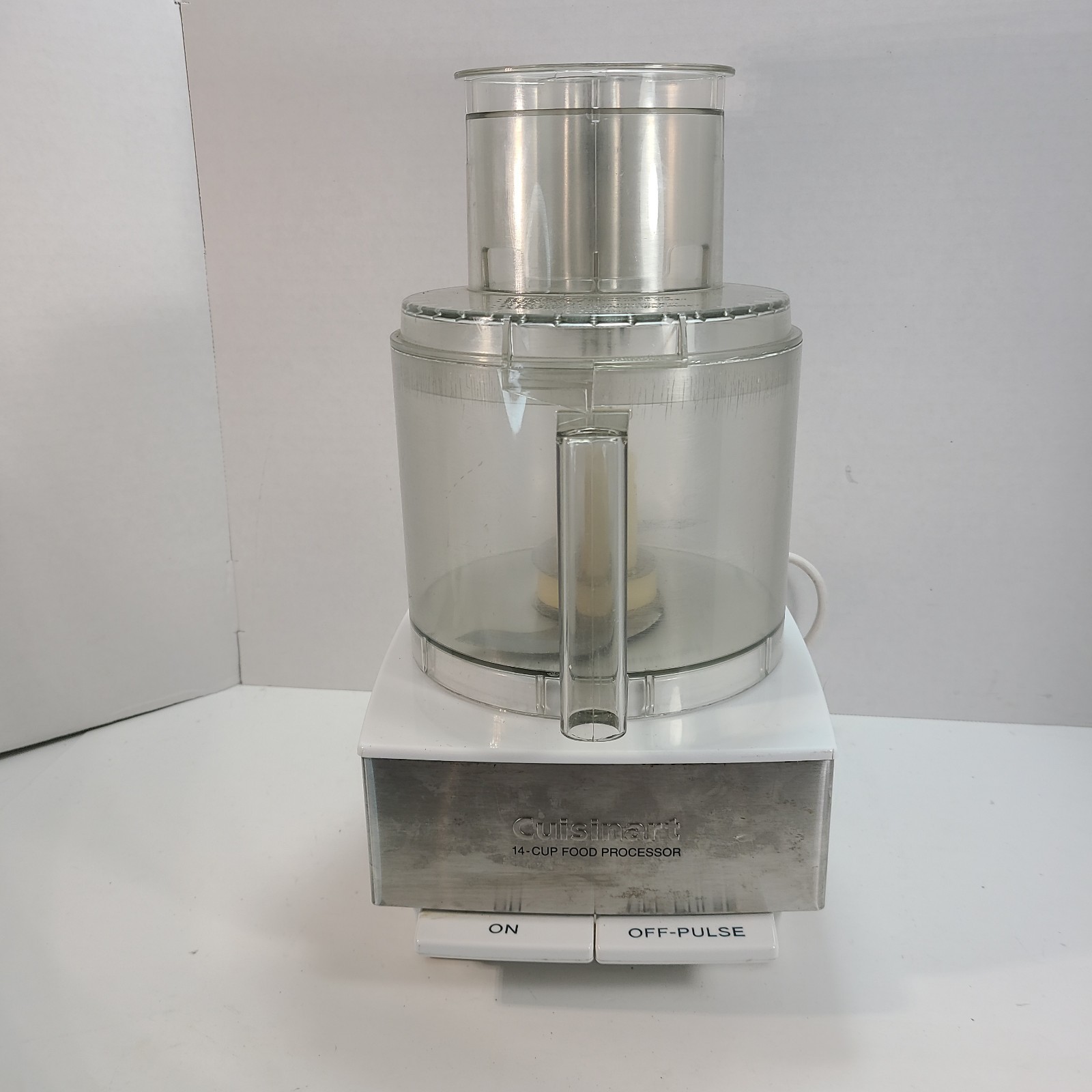 Cuisinart model DFP-14BCWN (TYPE33)14-Cup Food Processor W Blades & Attachments