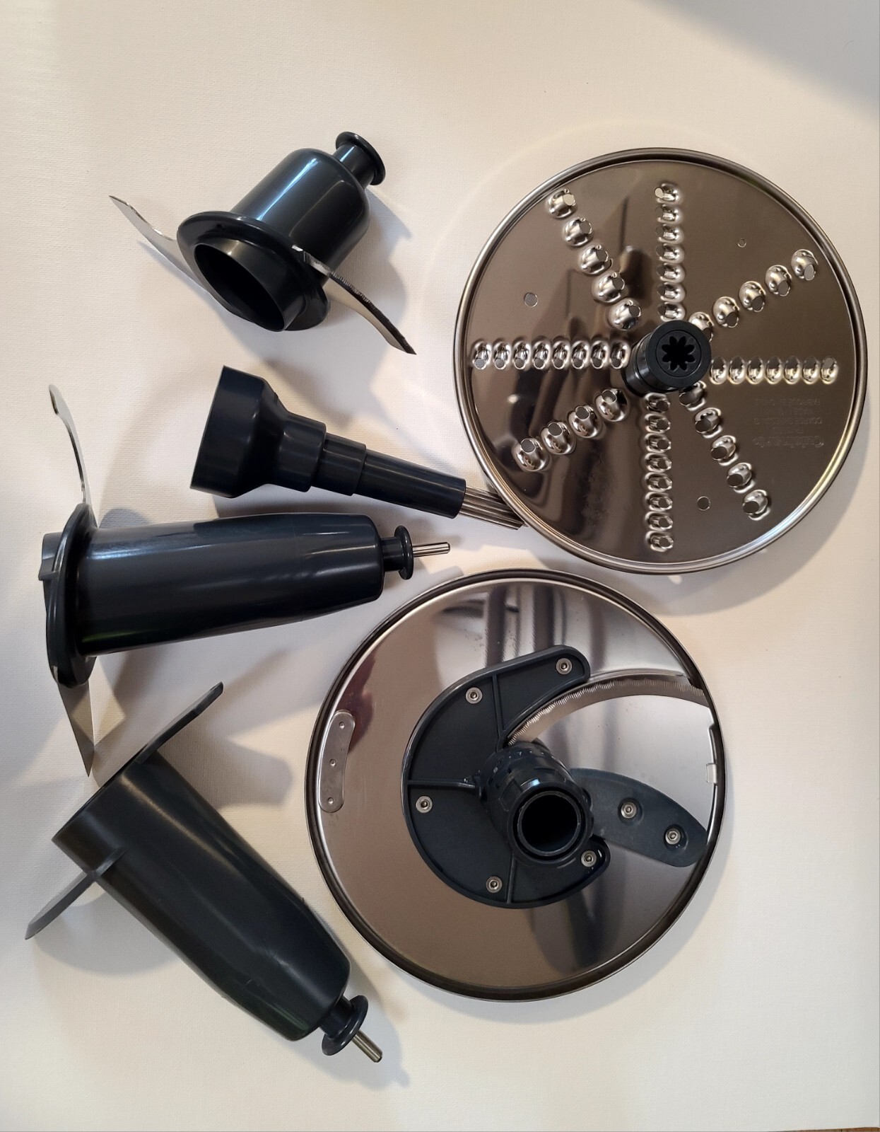 Cuisinart CFP-26SVPC Elemental 13 Cup Food Processor Attachments CLEAN & SHARP