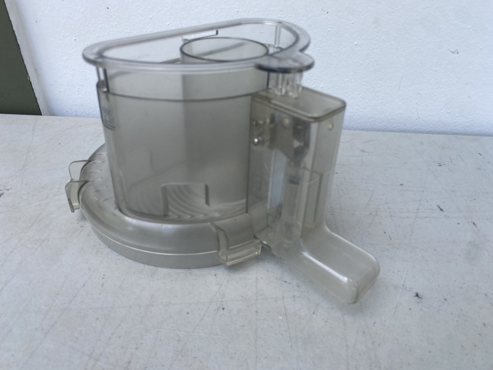 Cuisinart DLC-2007N Food Processor Bowl Cover Assembly No Pusher