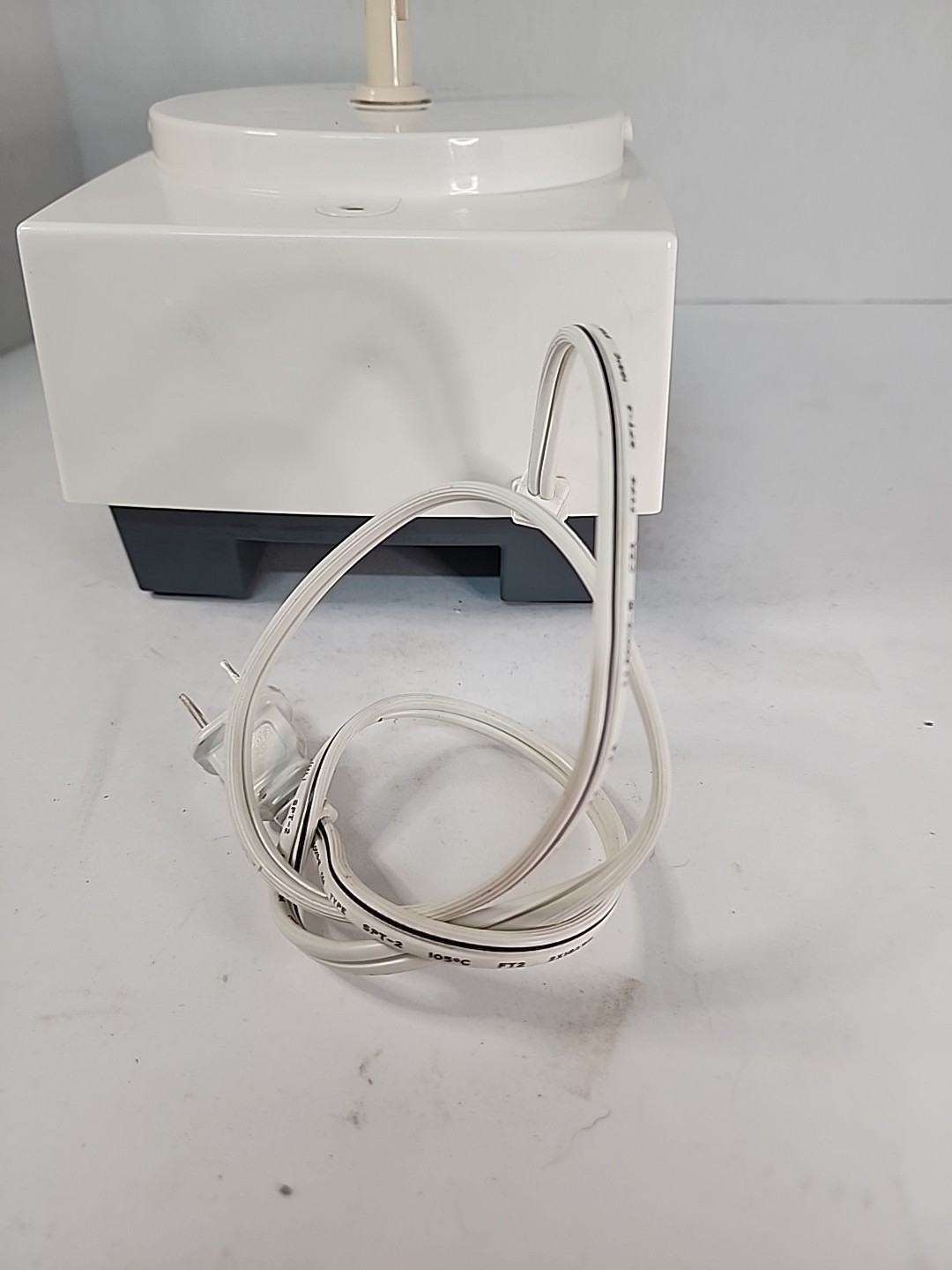 Cuisinart Deluxe 11 Food Processor Motor Base ONLY Replacement Part DFP-11 TX