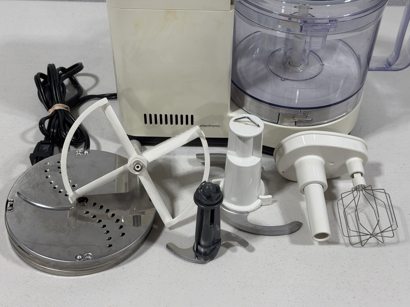 BRAUN Food Processor 4258 Clean and Tested With Accessories Free Shipping EUC