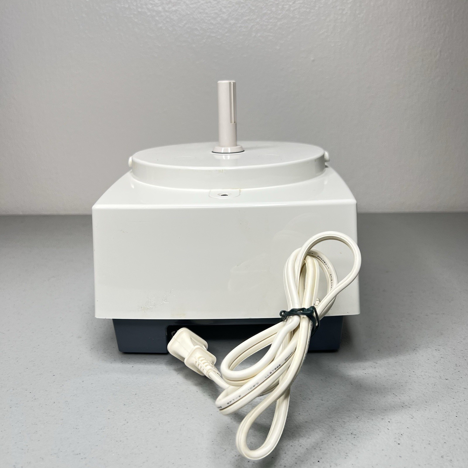 Cuisinart Pro Custom 11 Motor BASE ONLY White Food Processor DLC-8M Working