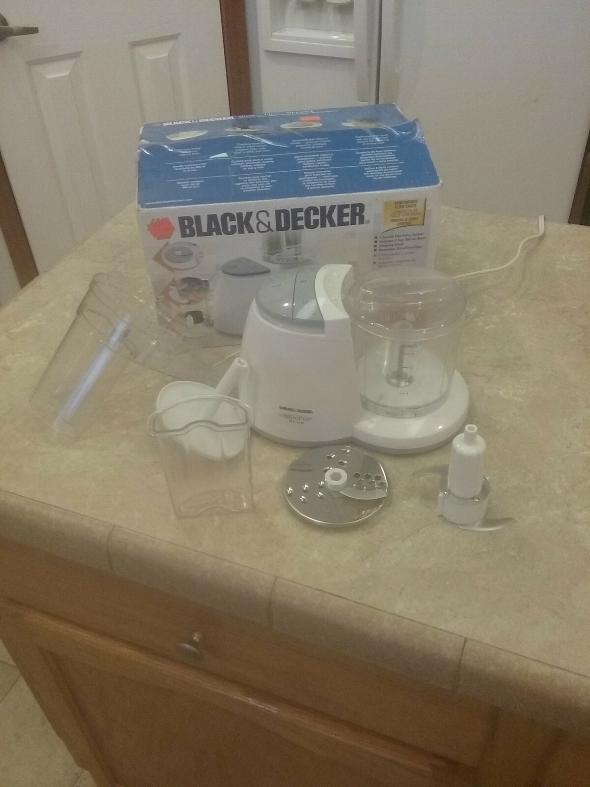 Black and Decker MiniPro Plus Food Processor chopper shredder MFP200T