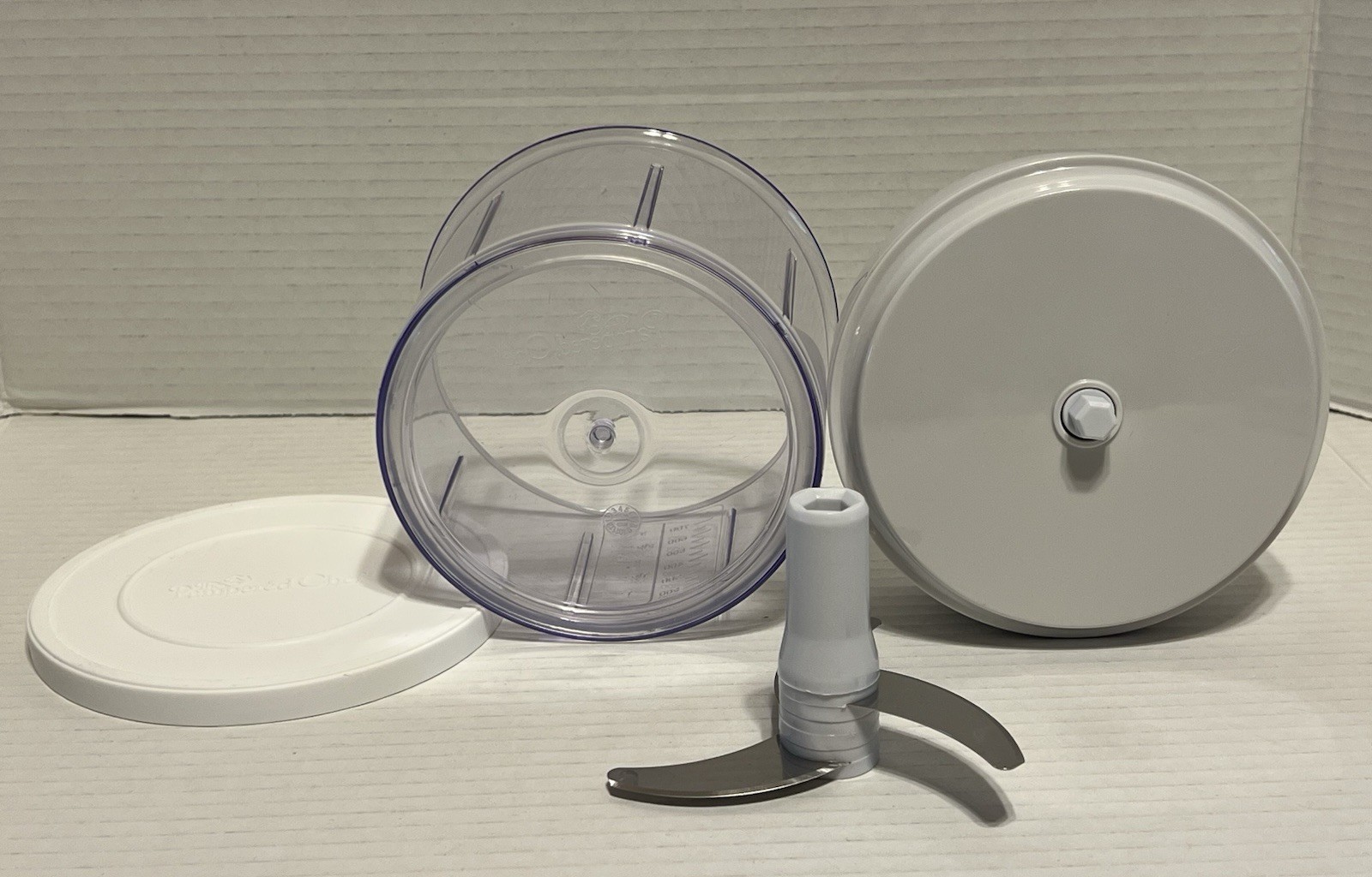 Pampered Chef 5” Manual Food Processor W/ Lid Chopper 3 cups Item 2581 White