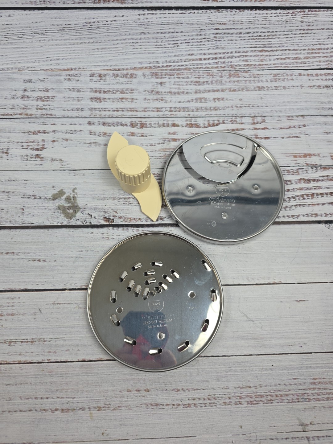 2 Cuisinart Replacement Shredding Slicing Discs/ 1 plastic Food Processor DLC-8F