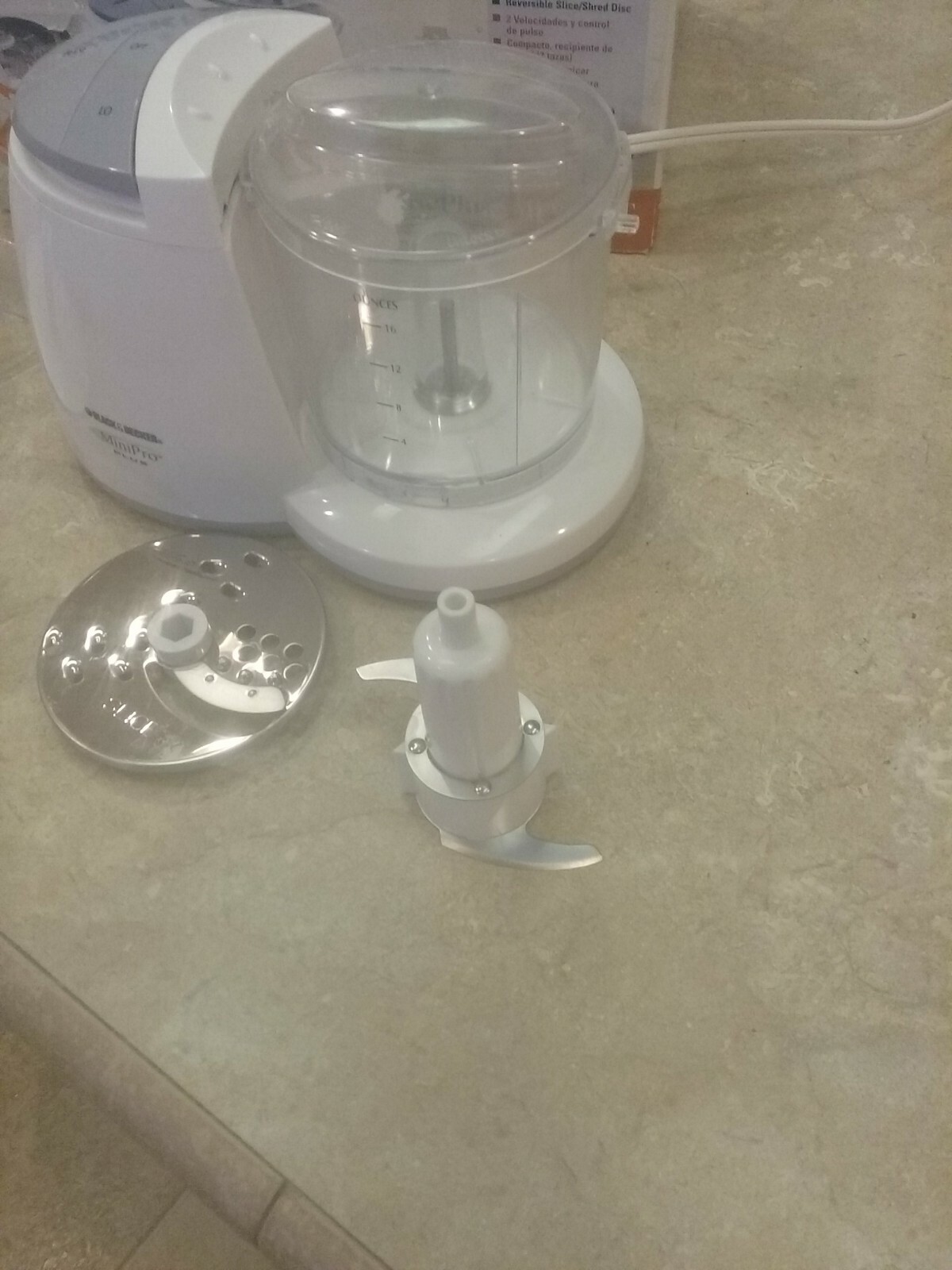 Black and Decker MiniPro Plus Food Processor chopper shredder MFP200T