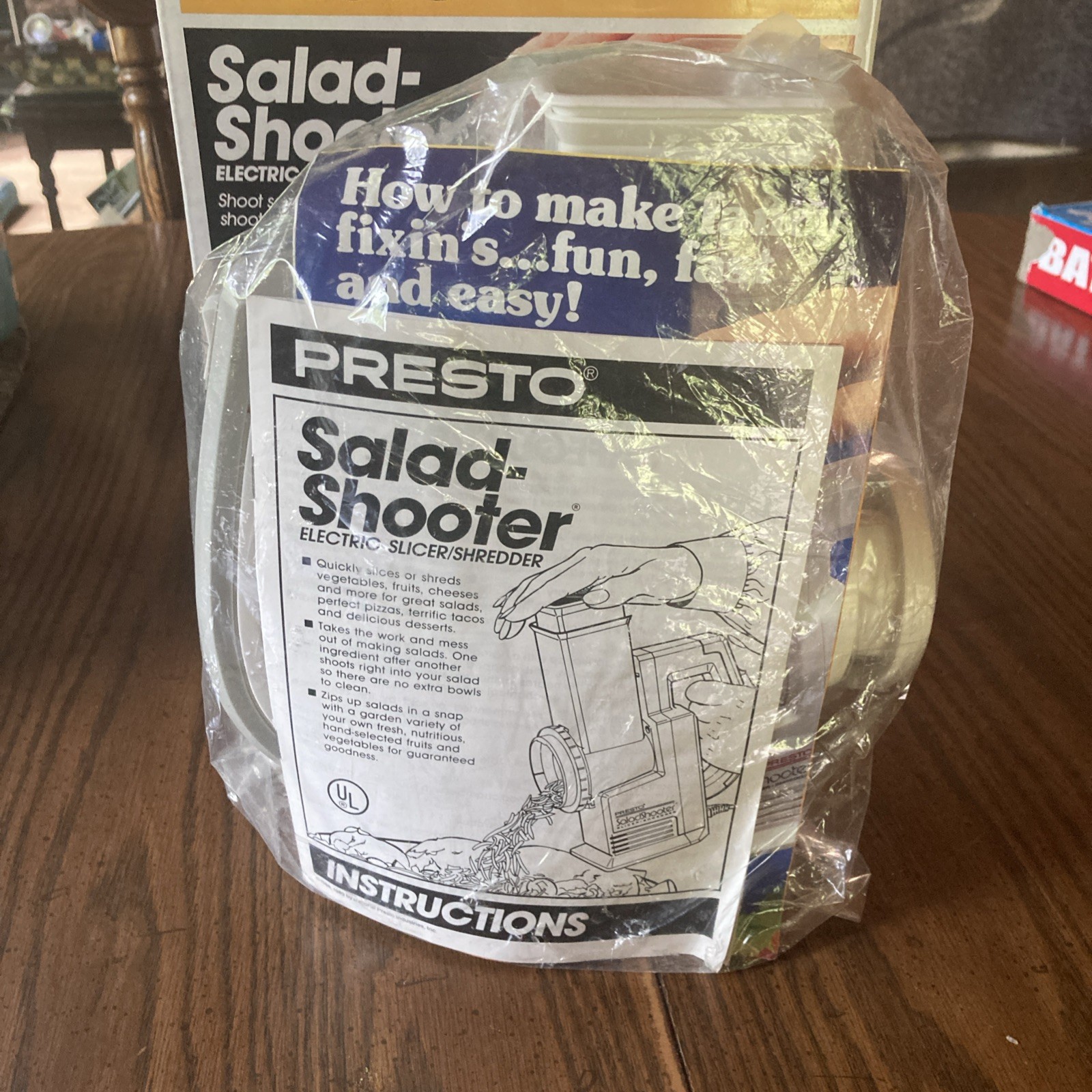Vintage PRESTO 02910 Salad Shooter Electric Slicer Shredder TESTED and WORKs