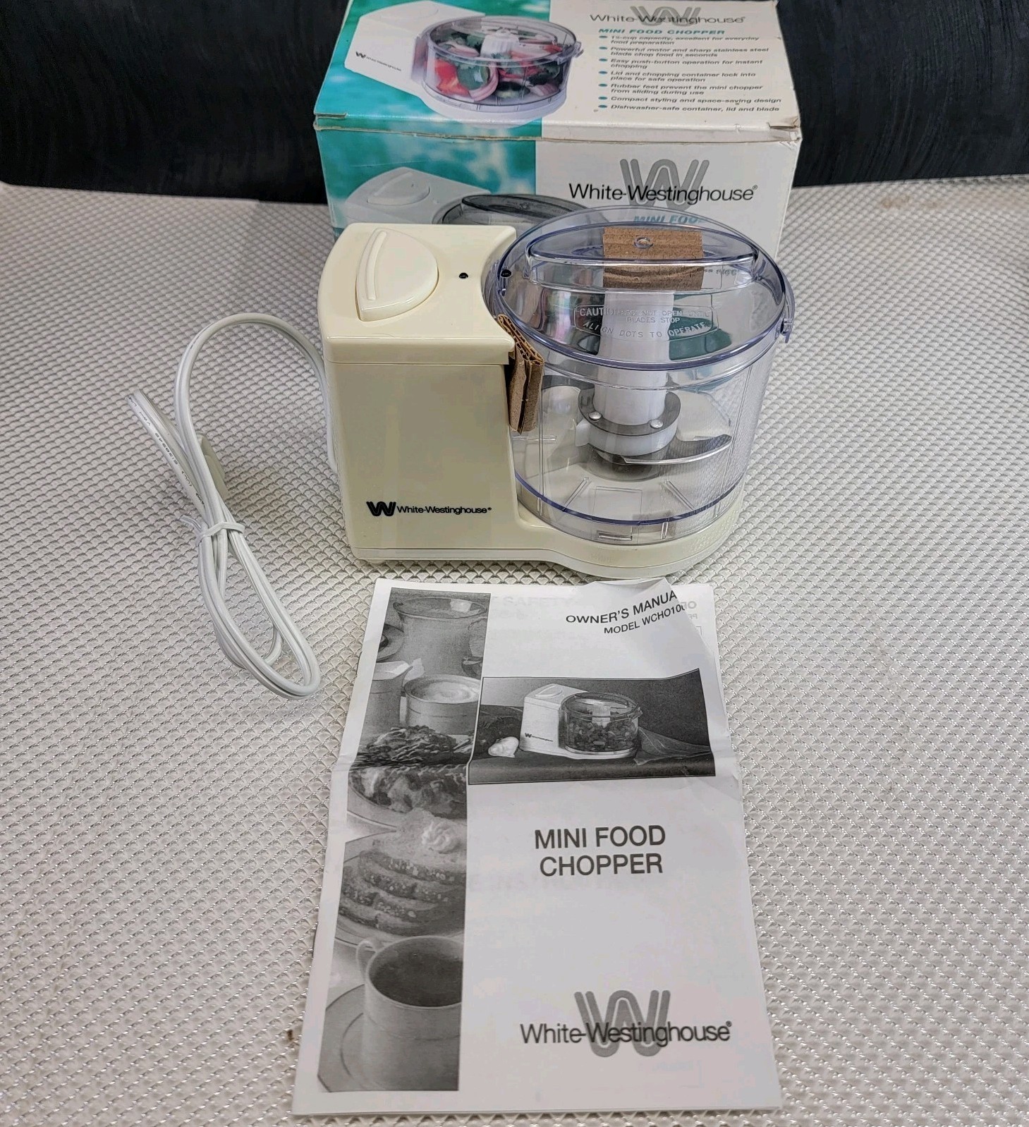 White Westinghouse Mini Food Processor Chopper WCH0100 Kitchen Tool New Open Box
