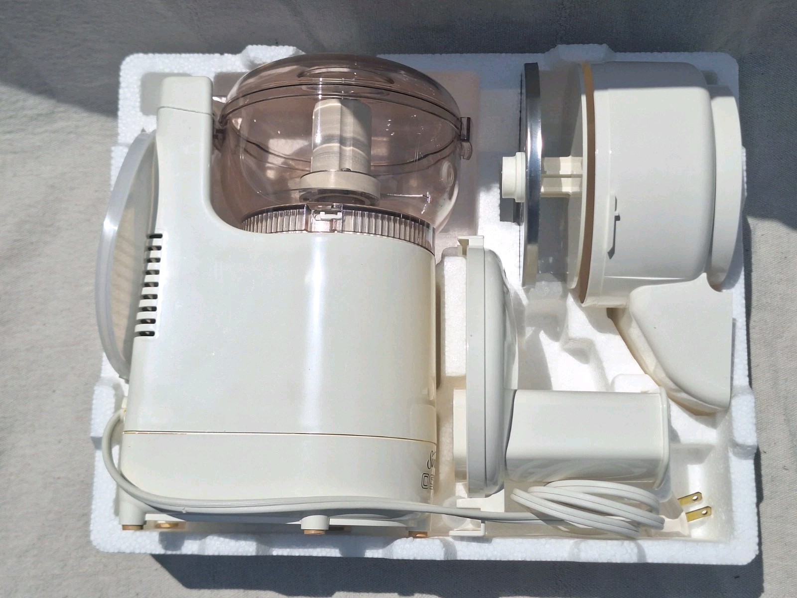 VTG 1987 Sunbeam Oskar Food Processor Deluxe High Efficiency White 14091 Bonus