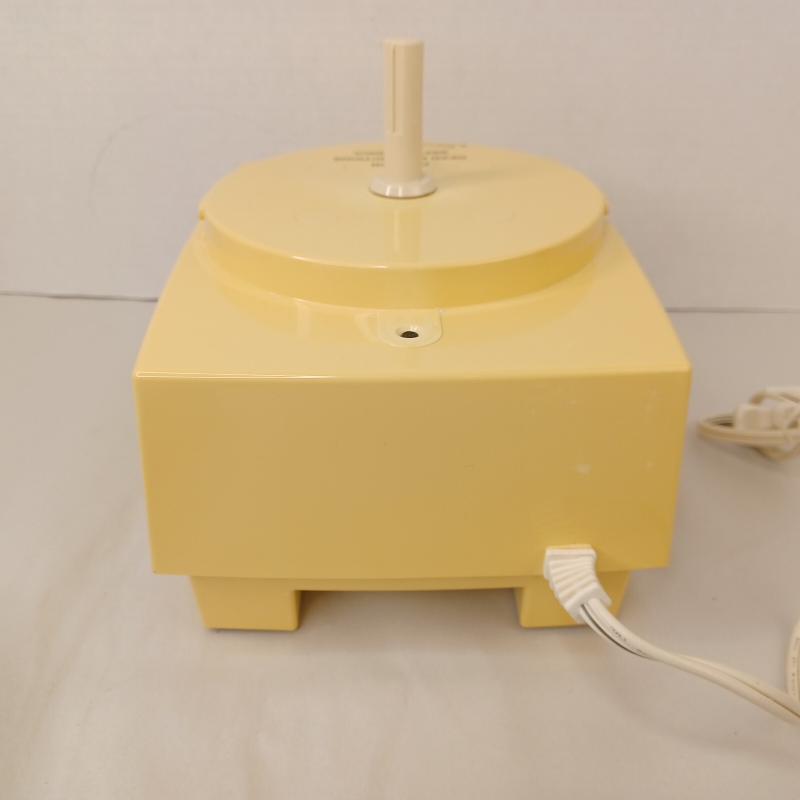 Cuisinart Pro Custom 11 DLC-8S TX Type 28 Food Processer Motor Base Only Yellow