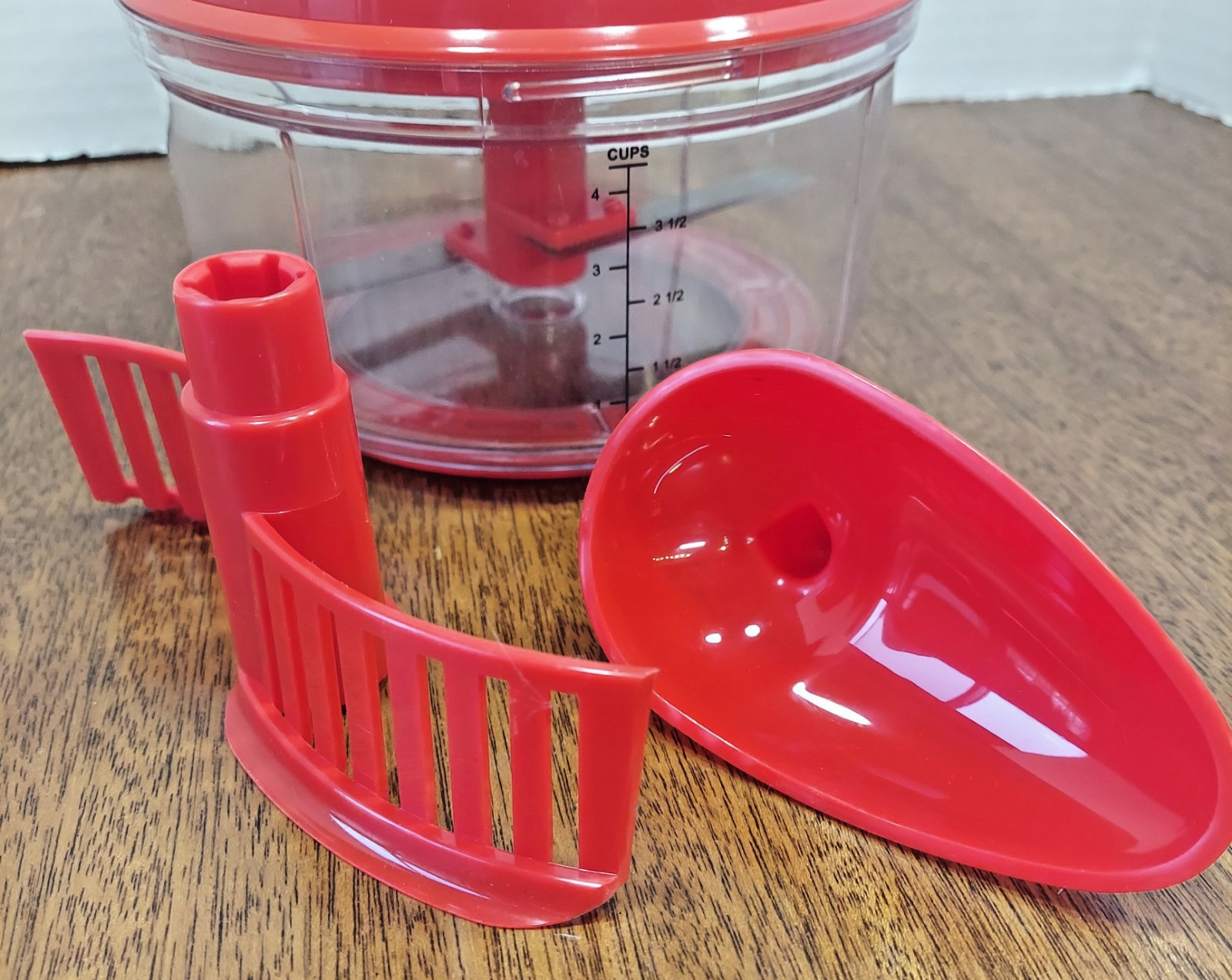 Tupperware “Quick Chef” Food Processor Chopper Mixer Whisk 4 Cups Red – Open Box