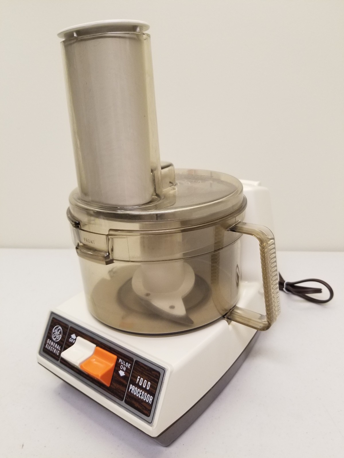 Vintage 1970s GE General 40oz Electric Food Processor Model D1FP1B – EXCELLENT!