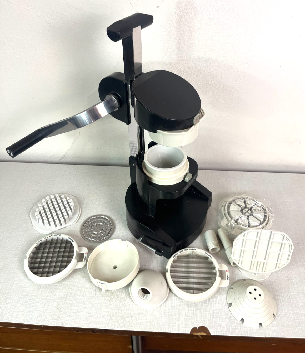 Le Presse Gourmet Food Styler Slicer 8 in 1 Food Processor Prep Attachments