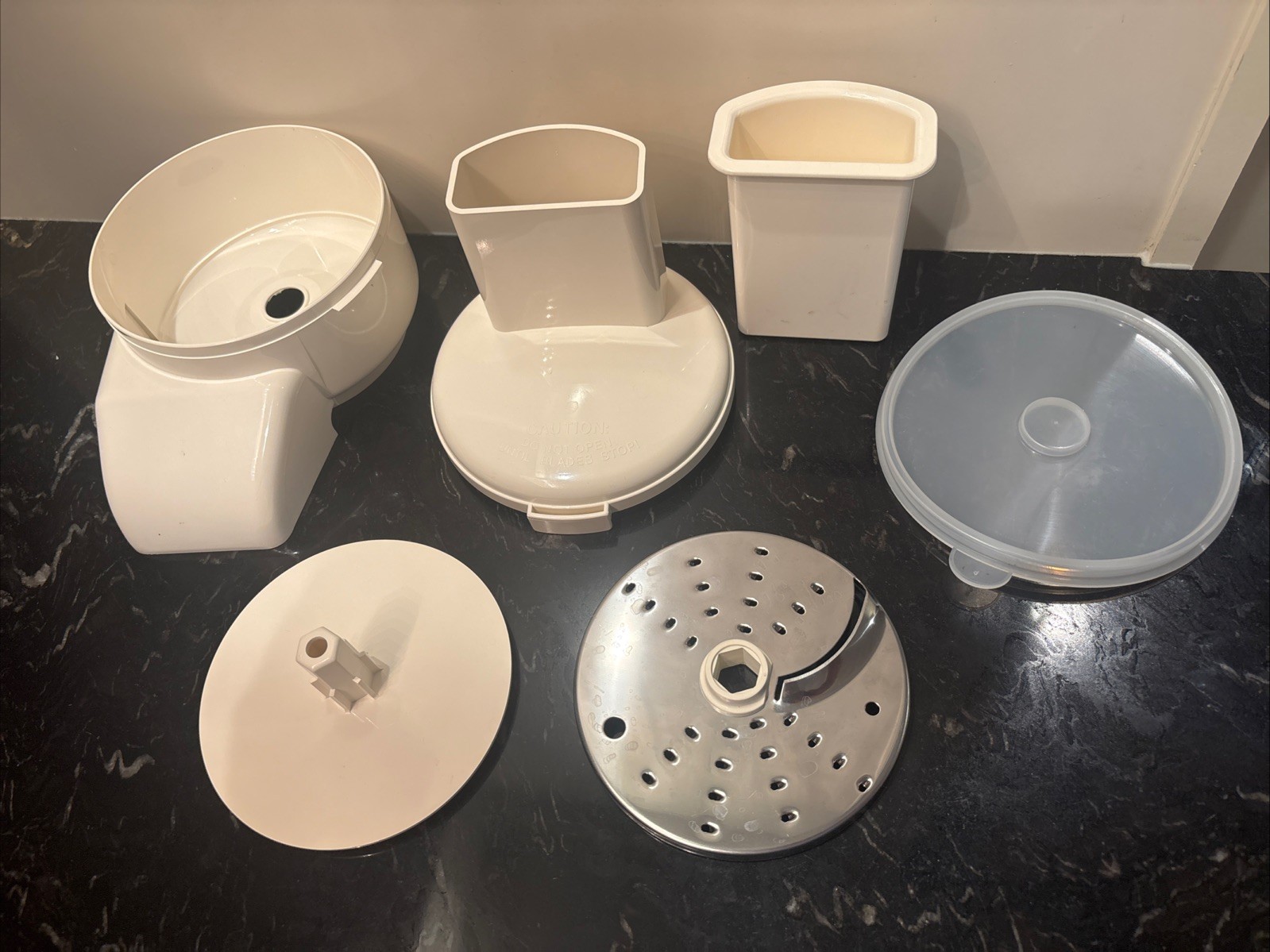 Sunbeam Oskar 14081 Food Processor Parts Bowl Lid Chute, Shred Disc & Manual