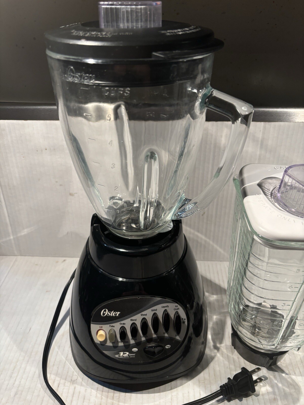 OSTER 12 SPEED Blender 6 CUP Glass BLENDER Pitcher + 5 Cup Lid 450W BLSTCC READ