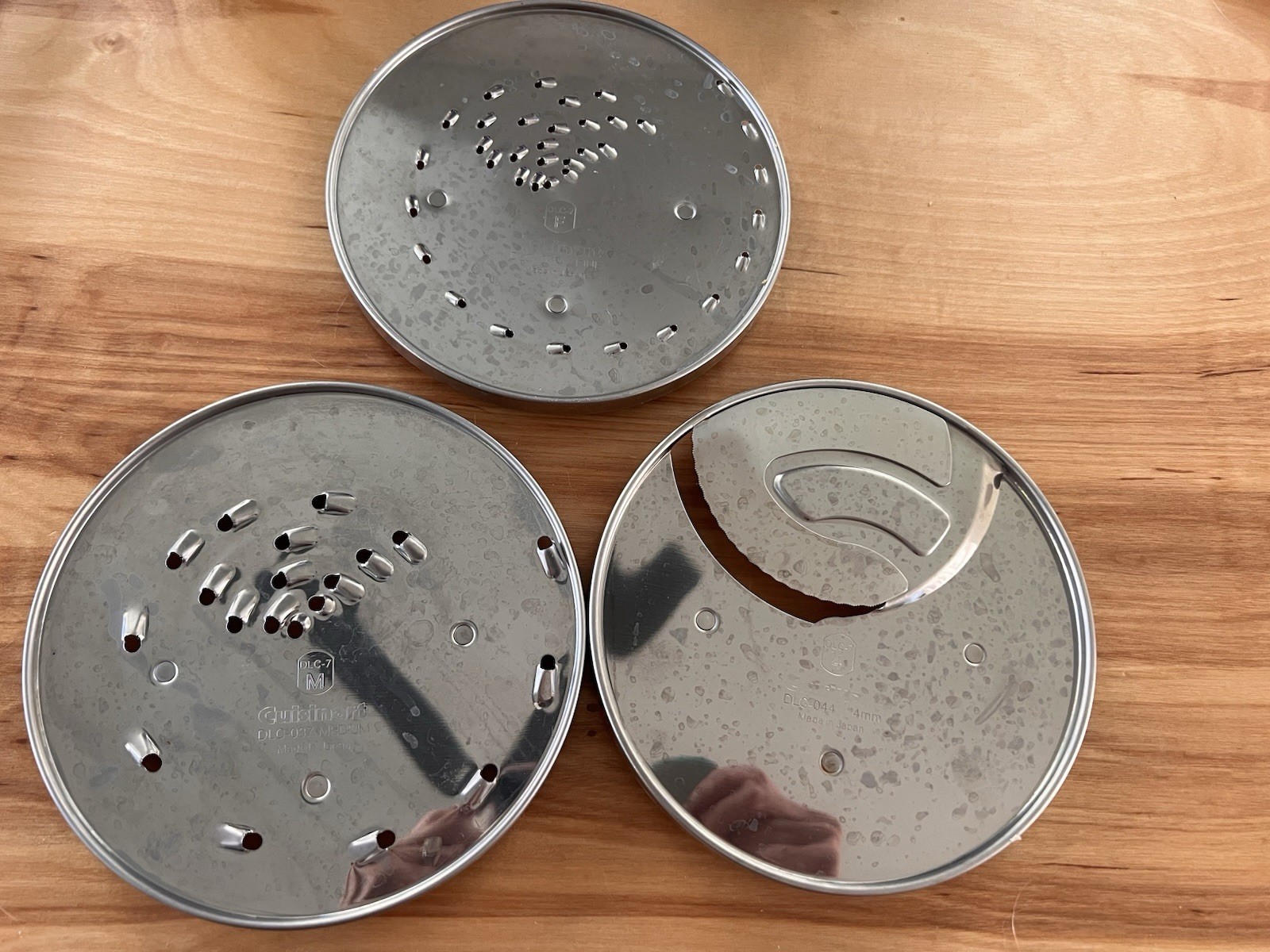 3 Cuisinart DLC-7 Blades. DLC – 037 Med, 034 Fine, 044 4mm