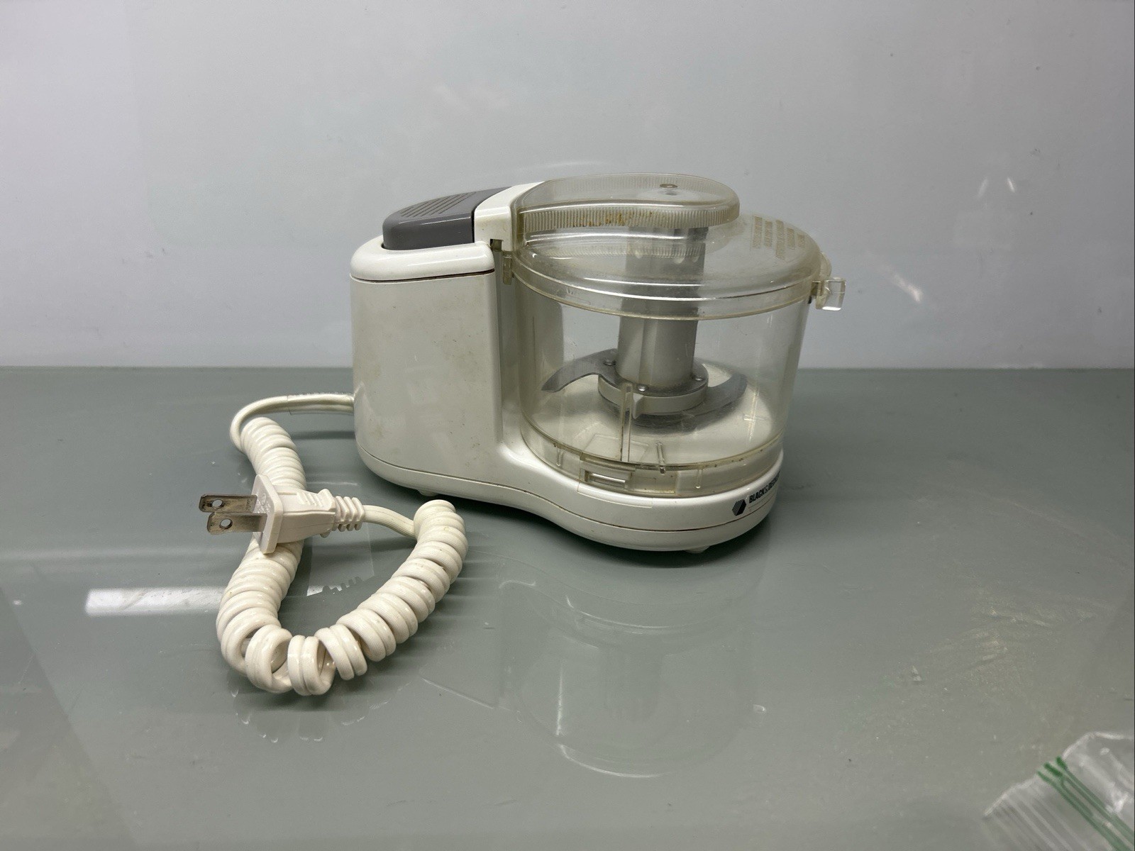 Black & Decker Handy Chopper Plus Mini Food Chopper HC3000 Works Great