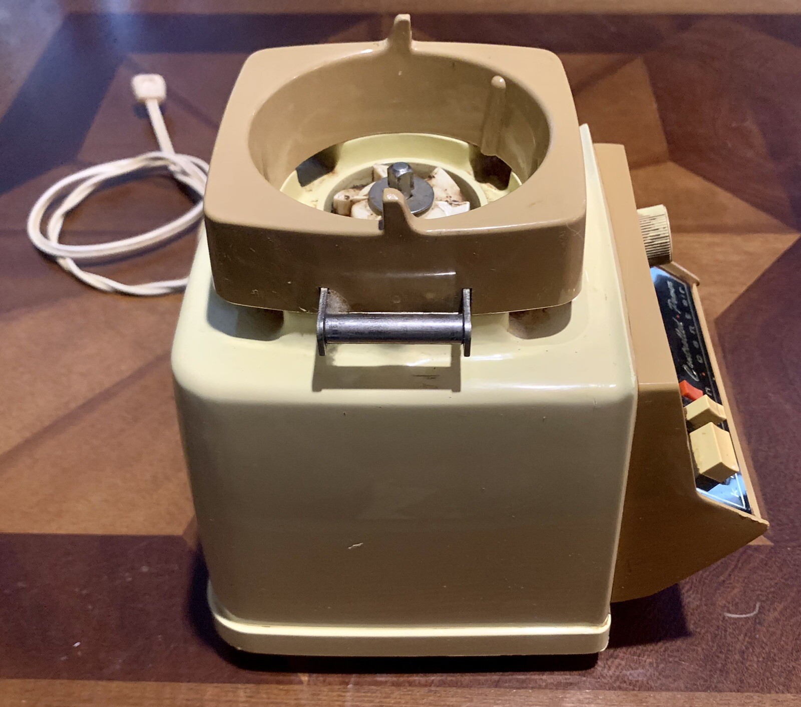 Oster Regency Kitchen Center 10 Variable Speed Replacement Motor Base 972-04A