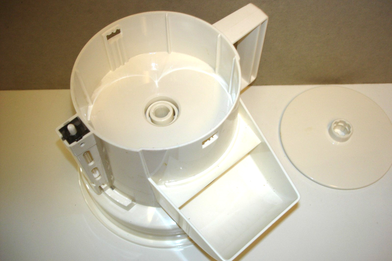Cuisinart Citrus Juicer System Attachment Part Pieces for CFP-9 + 2 FREE GIFTS