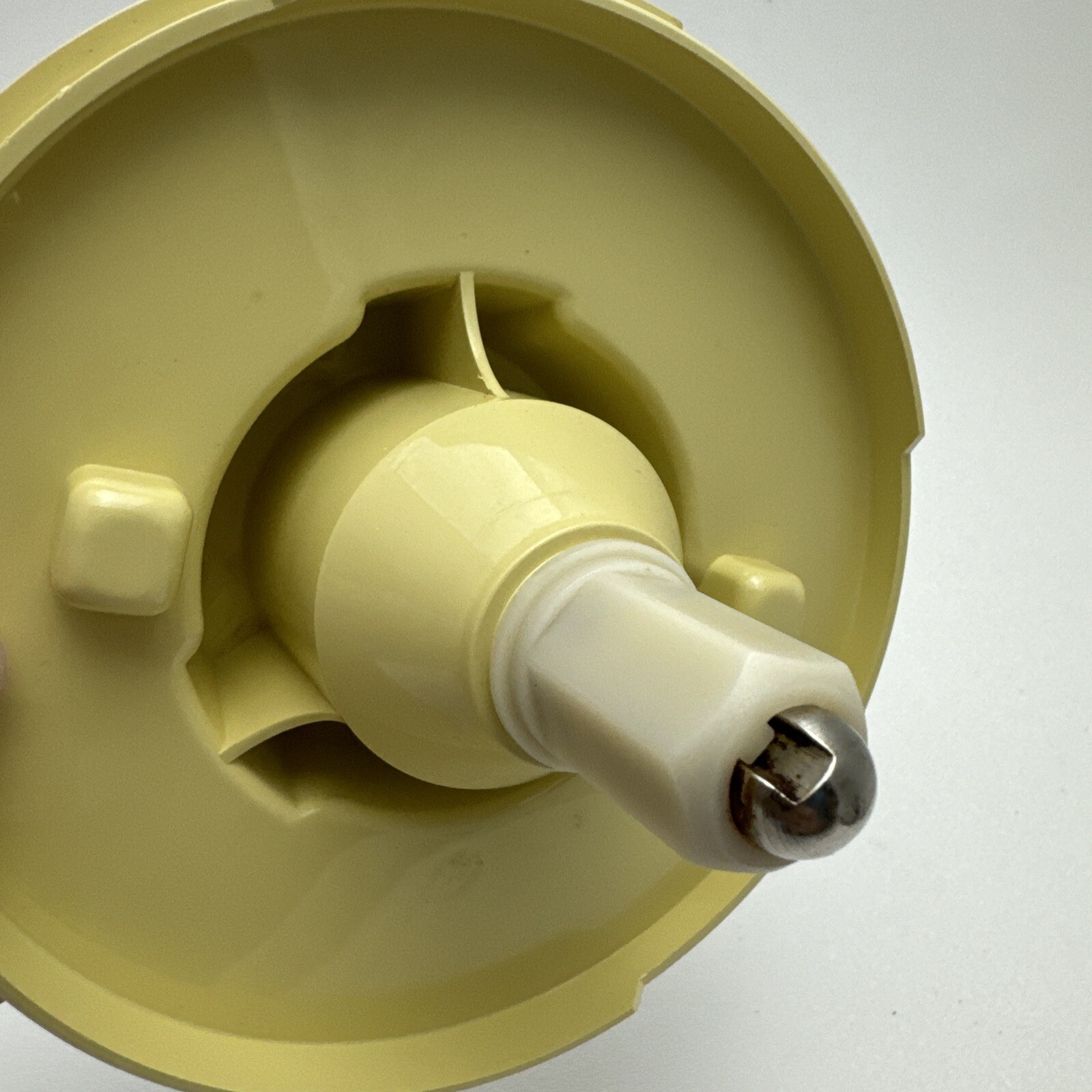 Oster Regency Kitchen Food Processor Adapter Base Part Piece Almond 957-14A