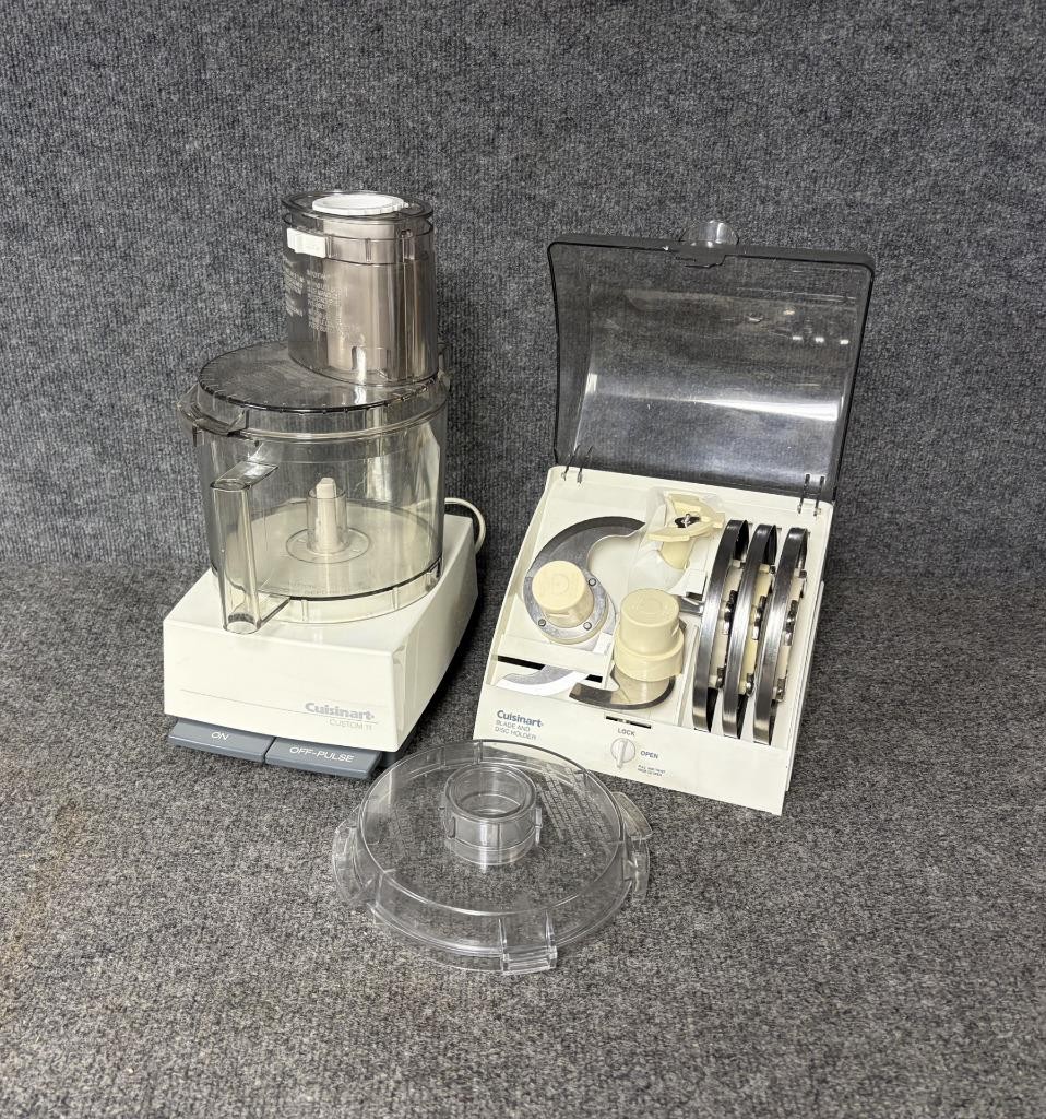Cuisinart Custom 11 DLC-8 Food Processor Made in Japan