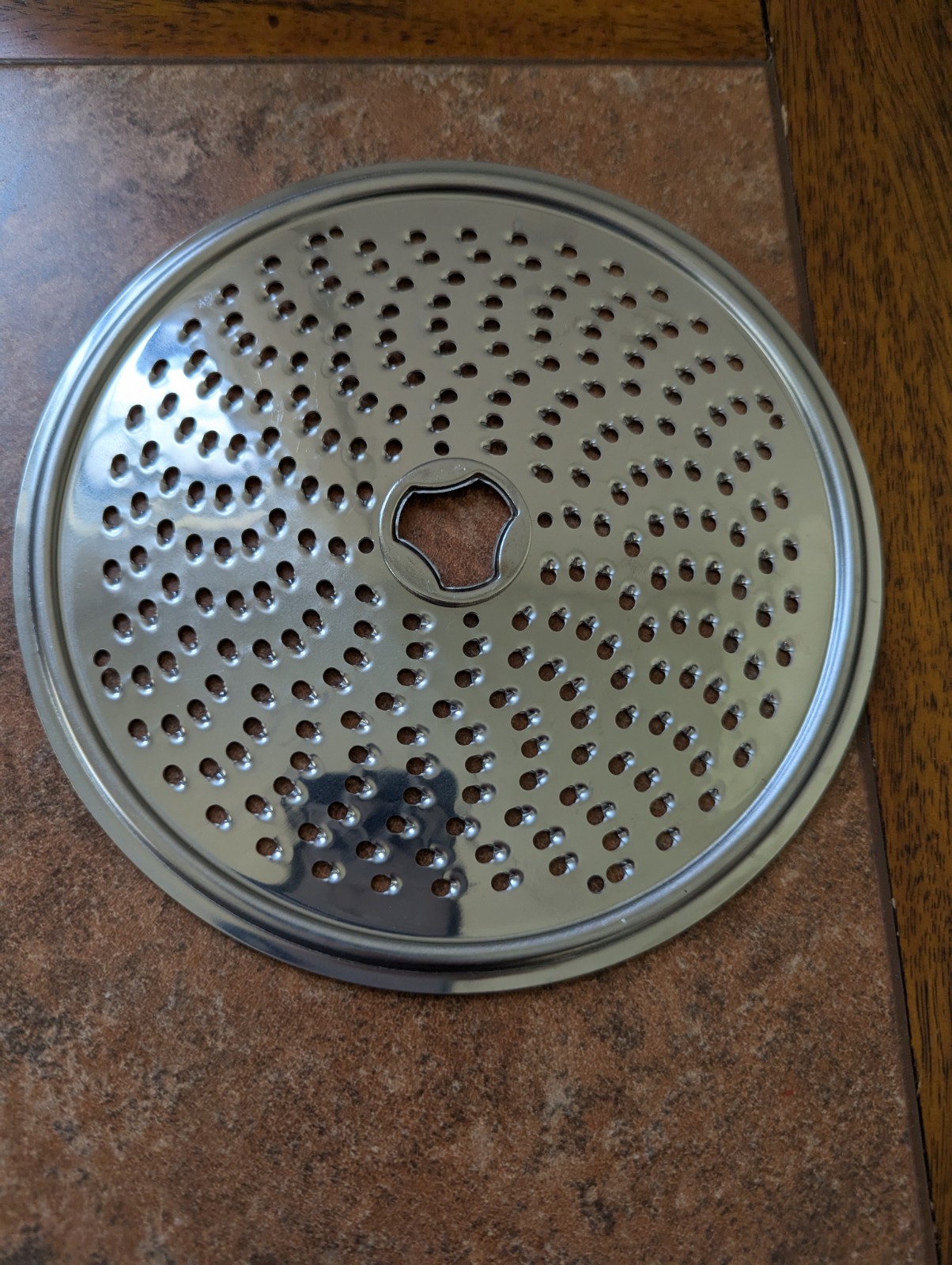 Bosch Universal Plus Reversible Coarse Fine Shredding Grate Disc Blade Accessory