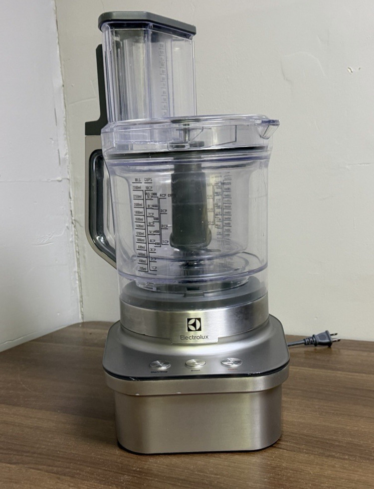 Electrolux Food Processor Masterpiece Collection with Attachments Cord Keeper