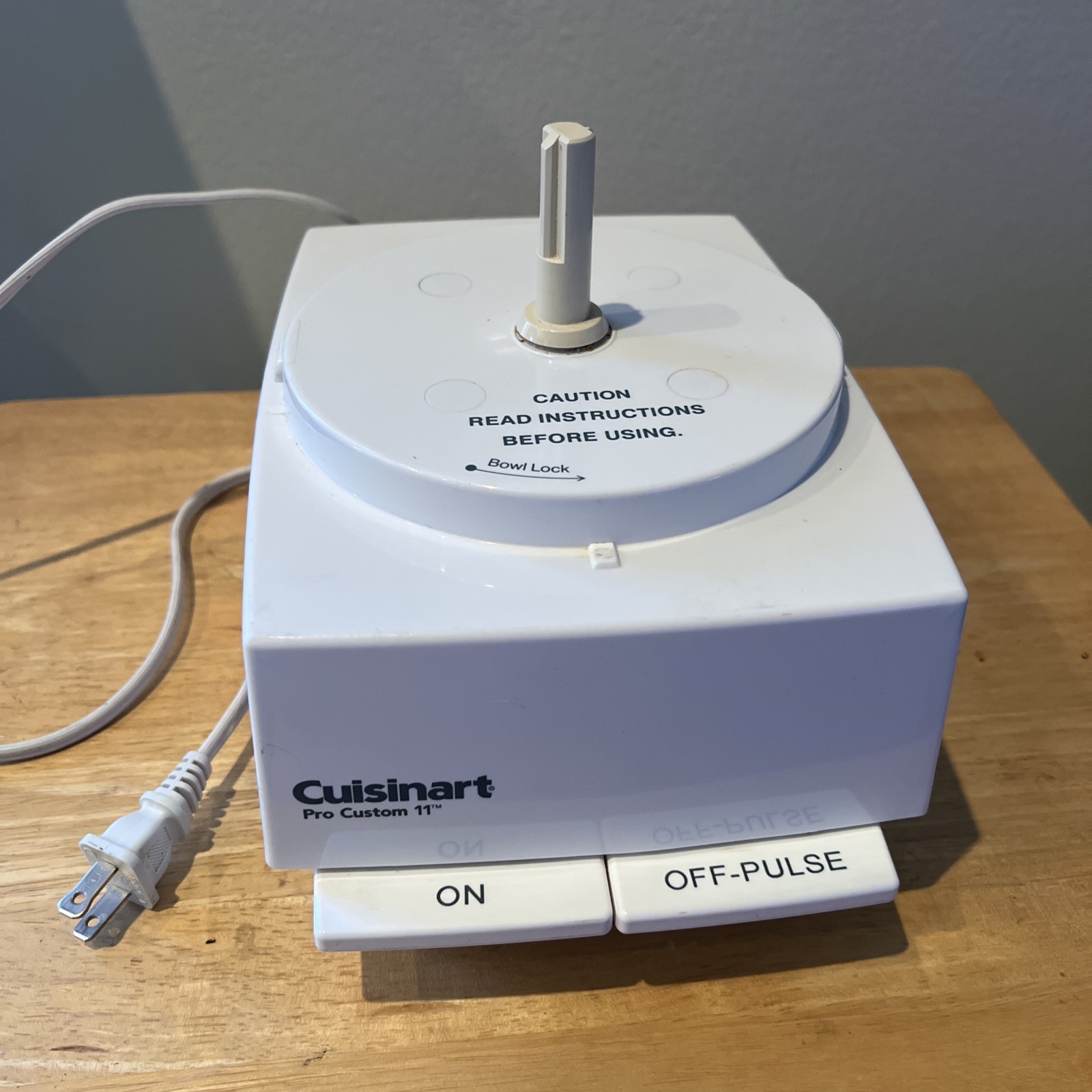 Cuisinart Pro Custom 11 Food Processor White Base DLC-8S TX (Type 28)Not Working