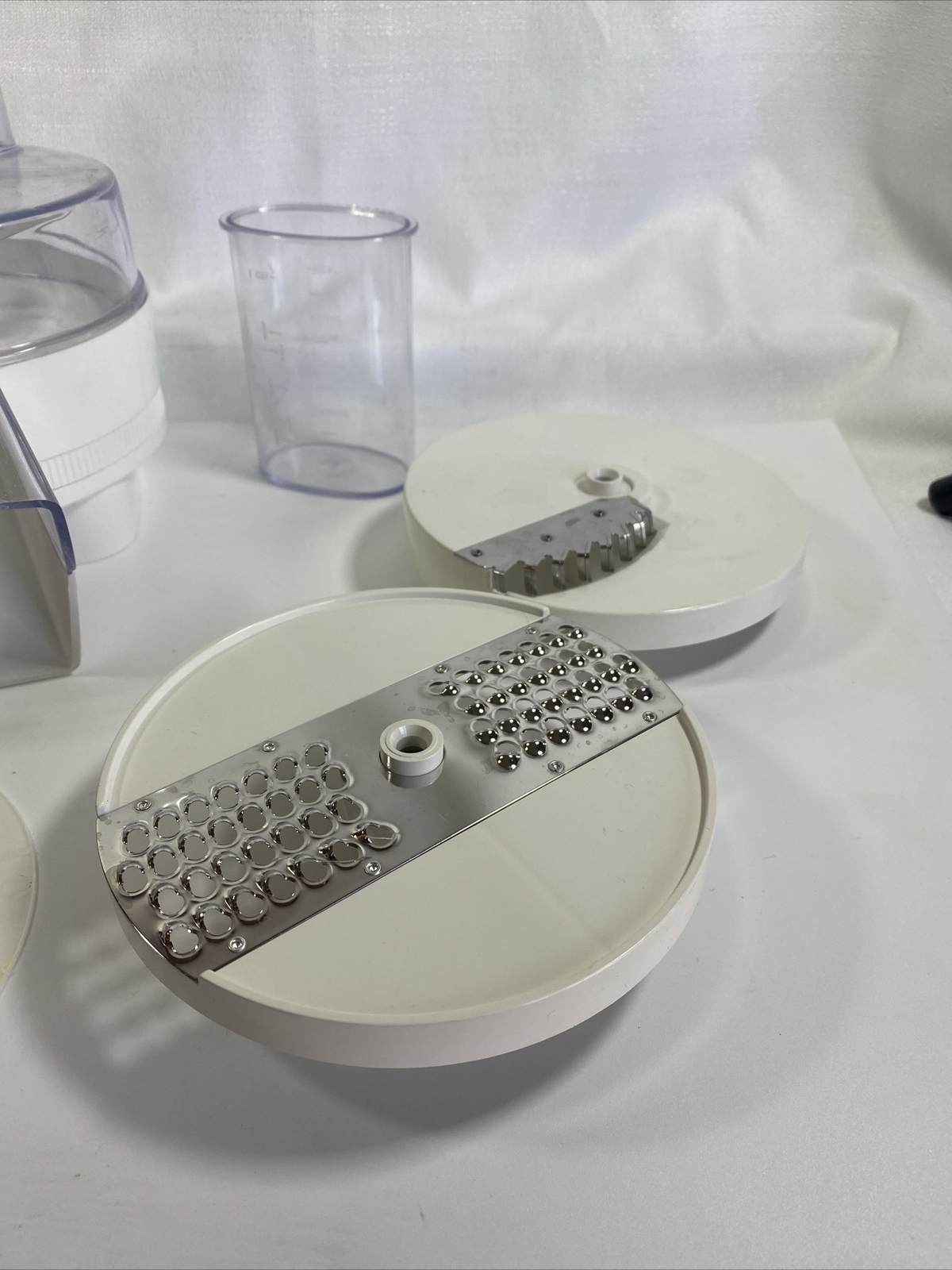 Oster 957-18F Kitchen Center Food Processor Slicer Salad Shooter Accessories
