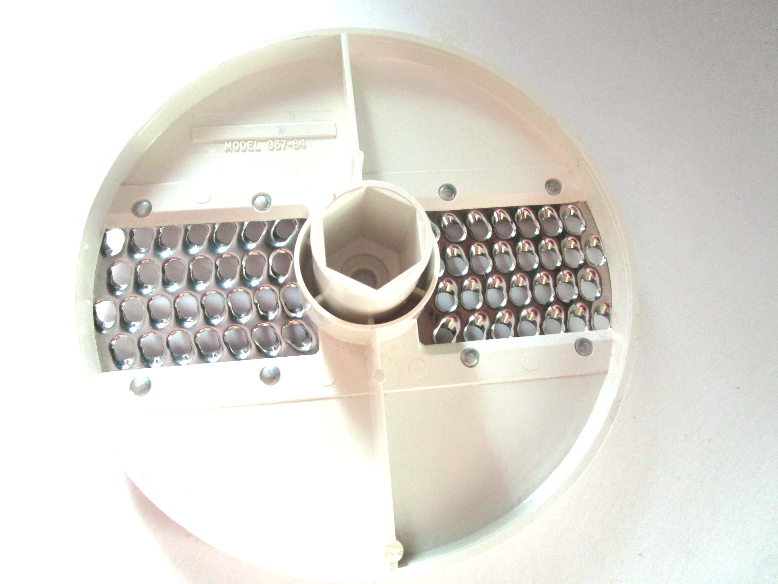 Oster Kitchen Regency Grater 937-84 Off White Replacement Part