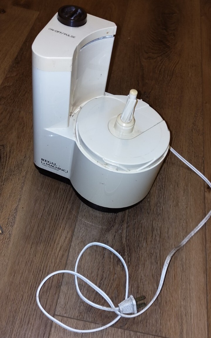 Regal V813 La Machine I Food Processor – Working – 120v 220w vintage