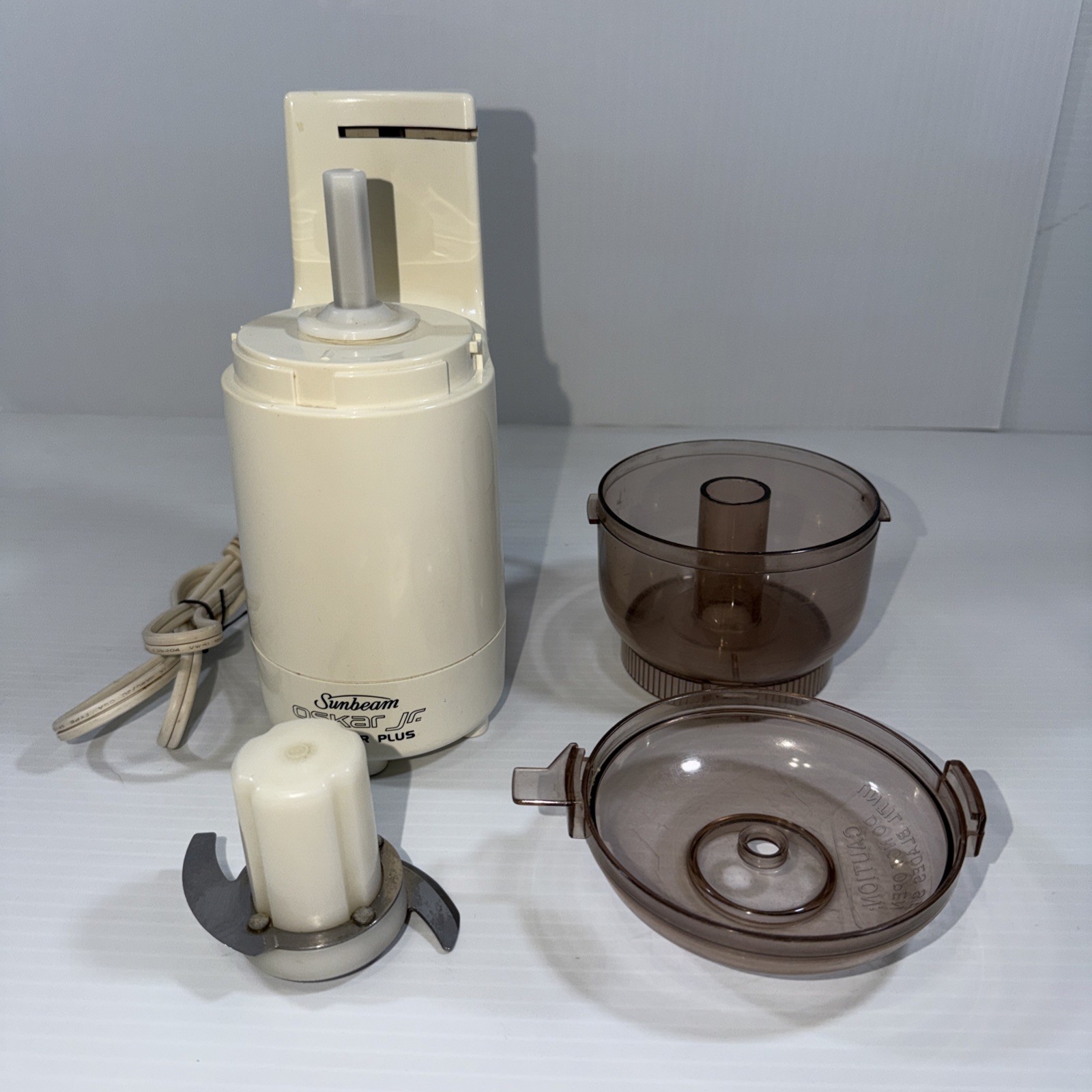 Sunbeam Oskar Jr Chopper Plus Food Processor w/ Bowl Lid Blade Beige Tested