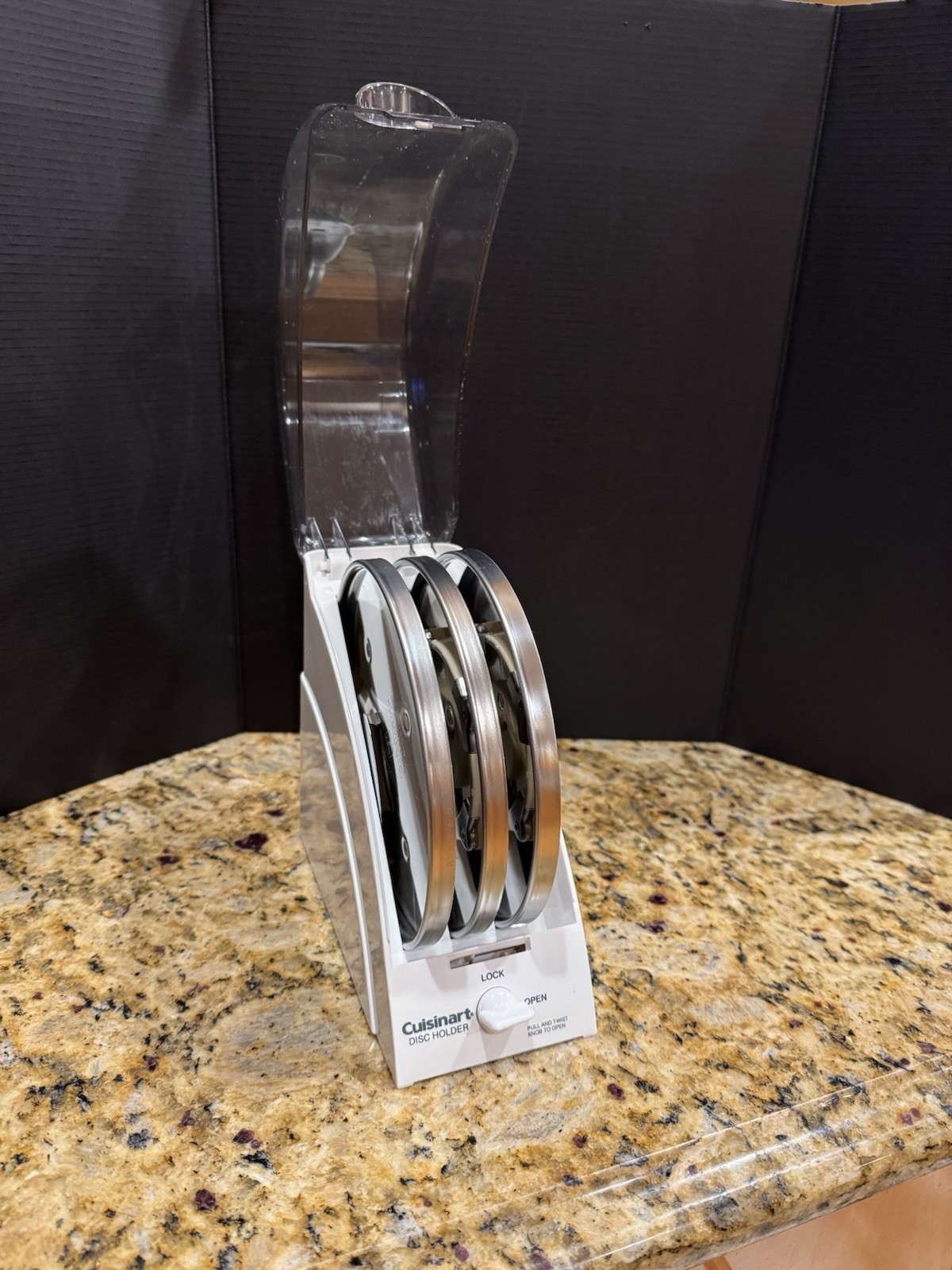 cuisinart blades (3) New Disc 2/3/4 MM And Plastic Holder